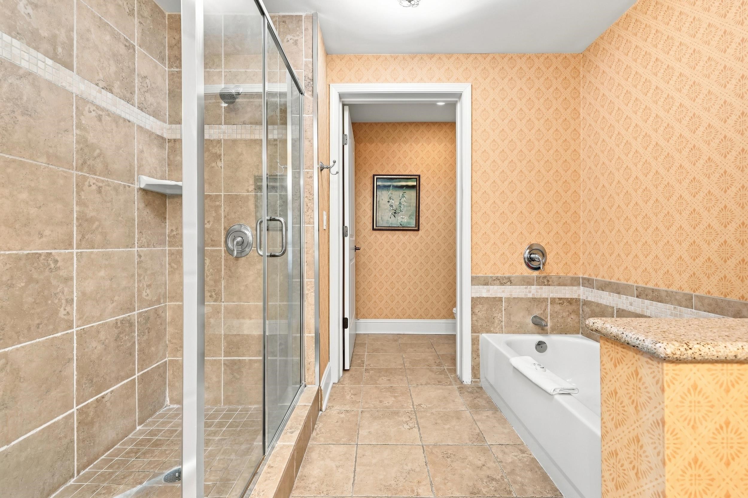 8121 Amalfi Pl. Unit: PH 4-1202
