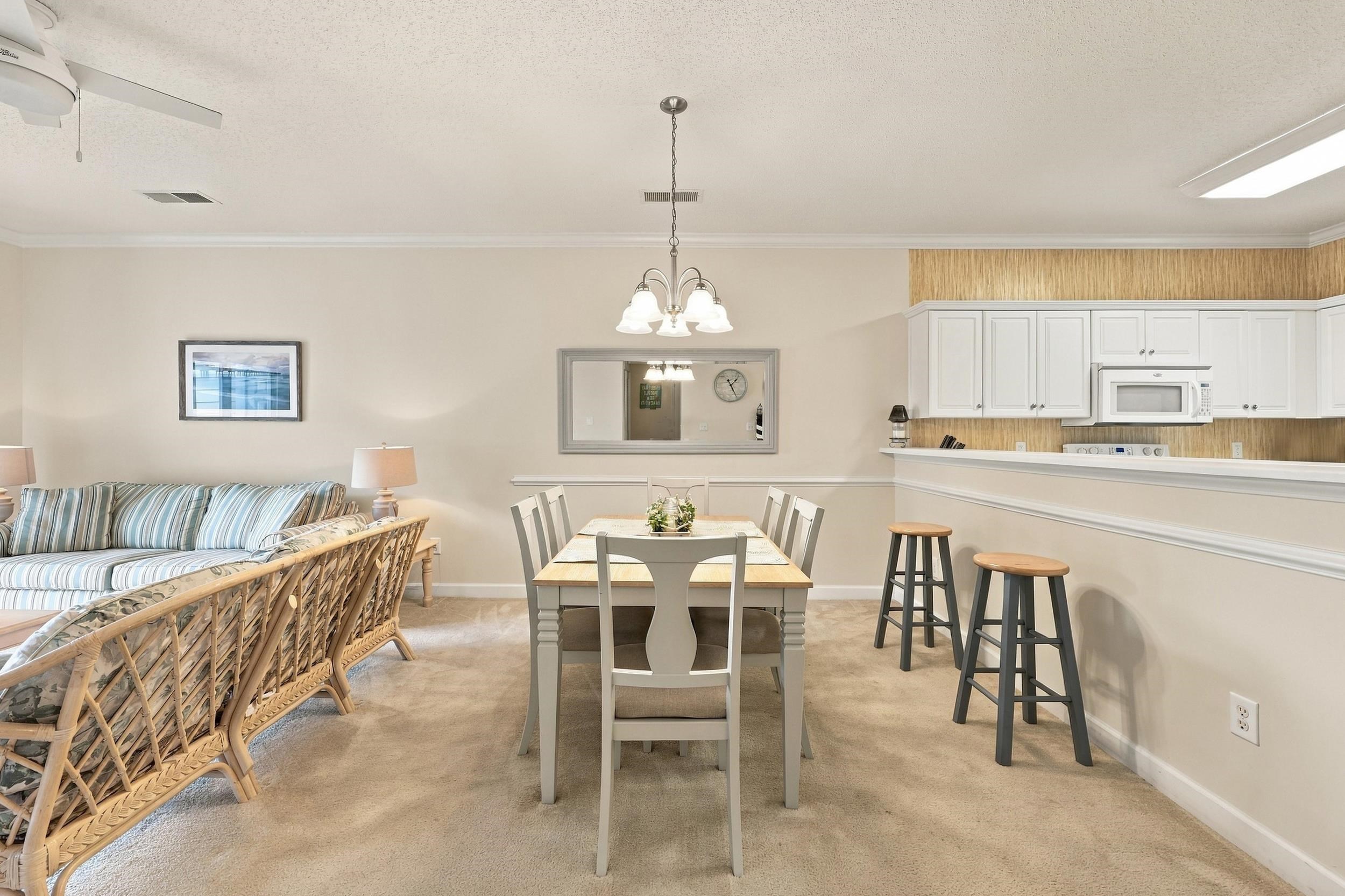 208 Castle Dr. Unit: 1378