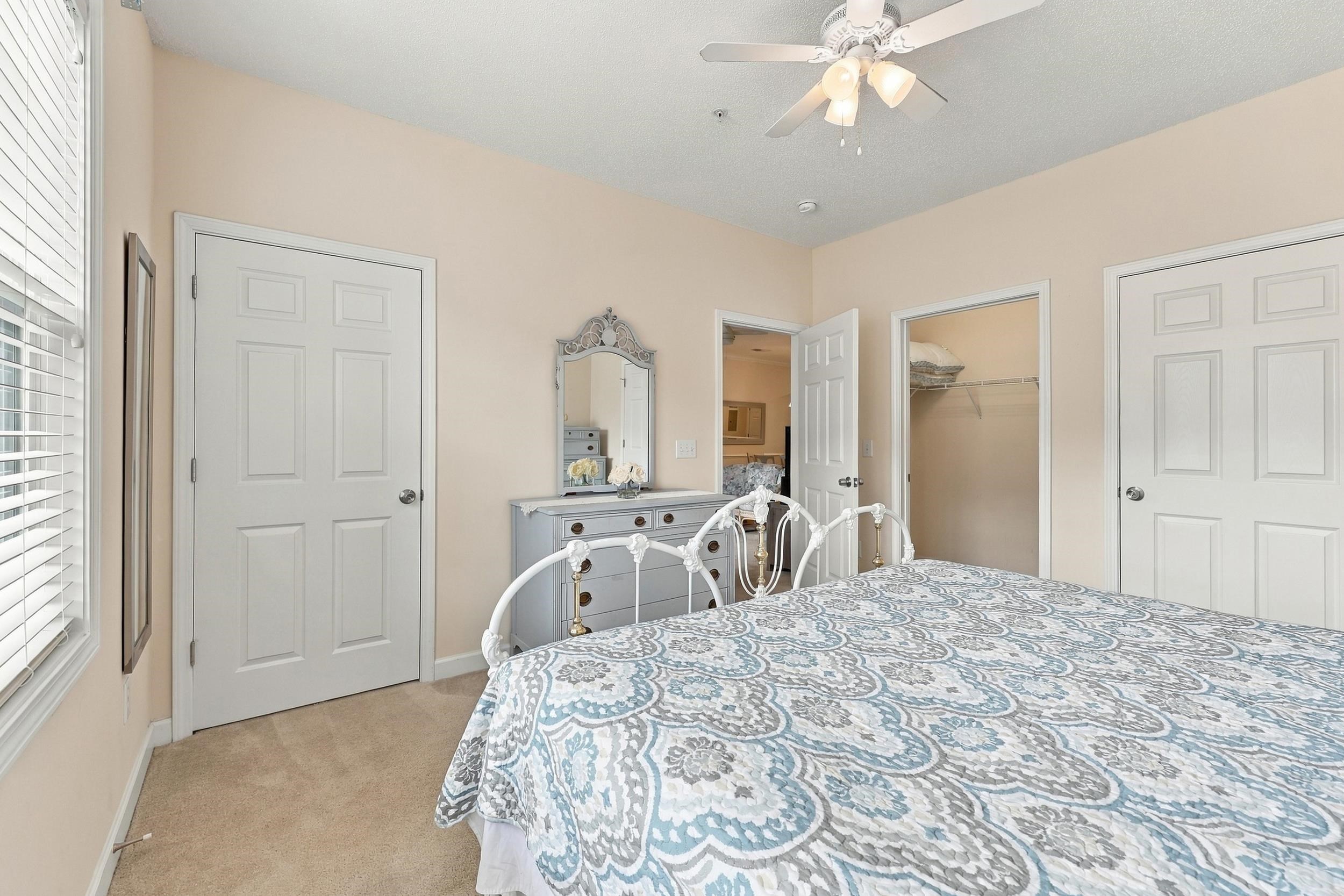 208 Castle Dr. Unit: 1378