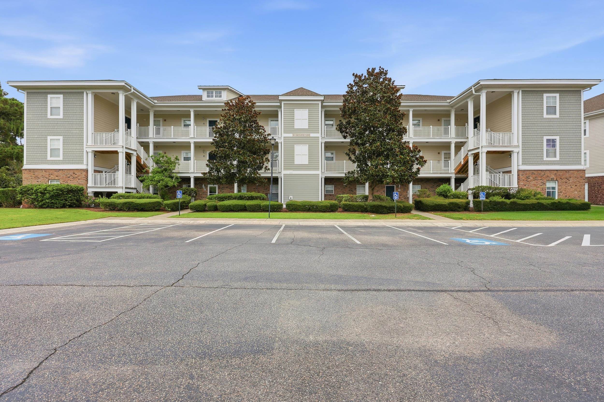 208 Castle Dr. Unit: 1378