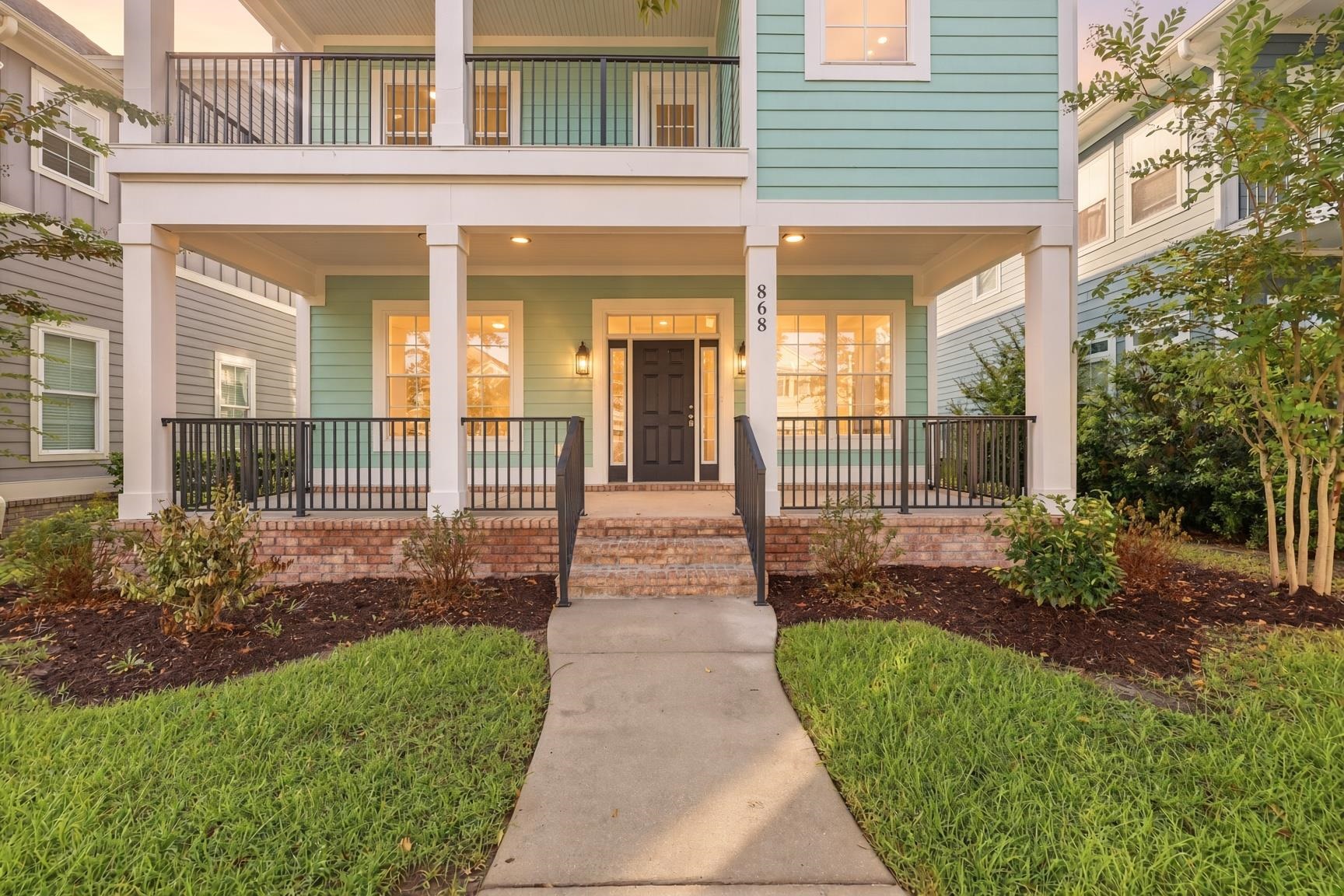 868 Crystal Water Way