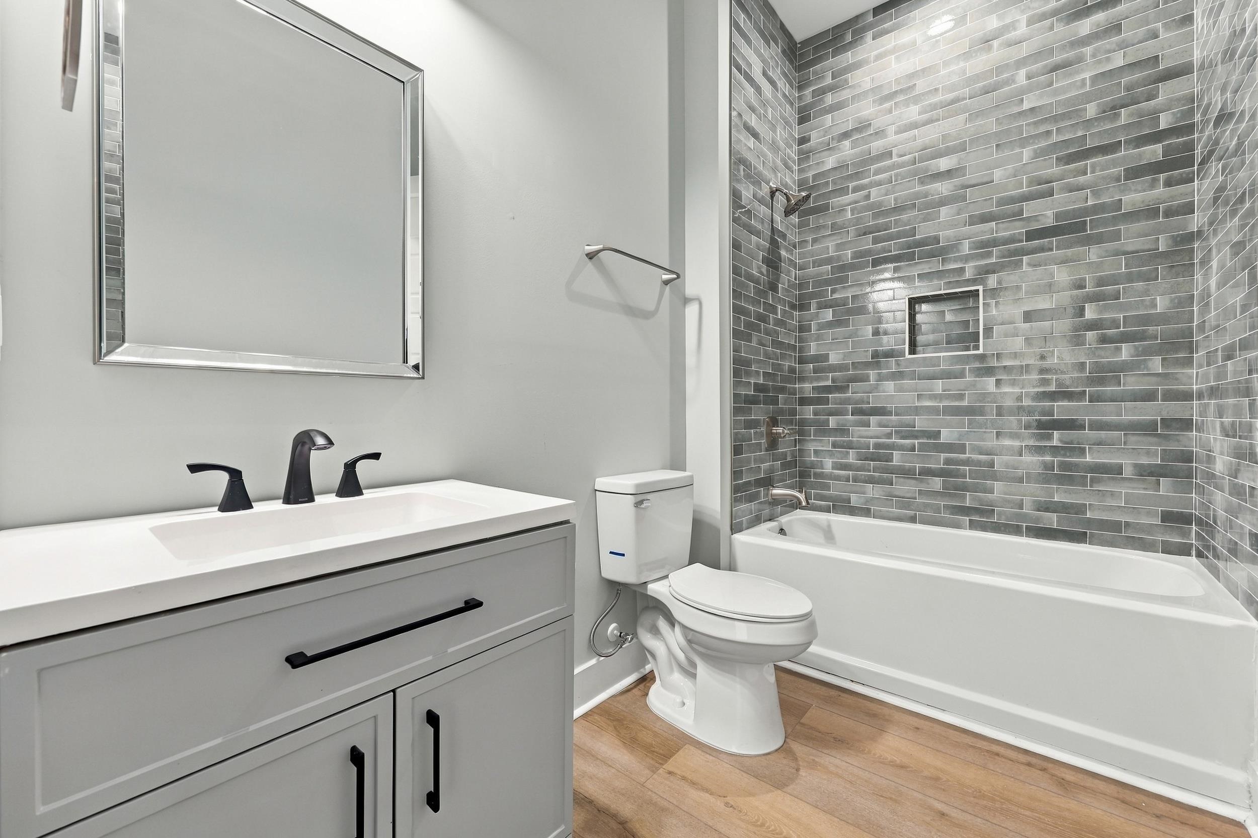 868 Crystal Water Way