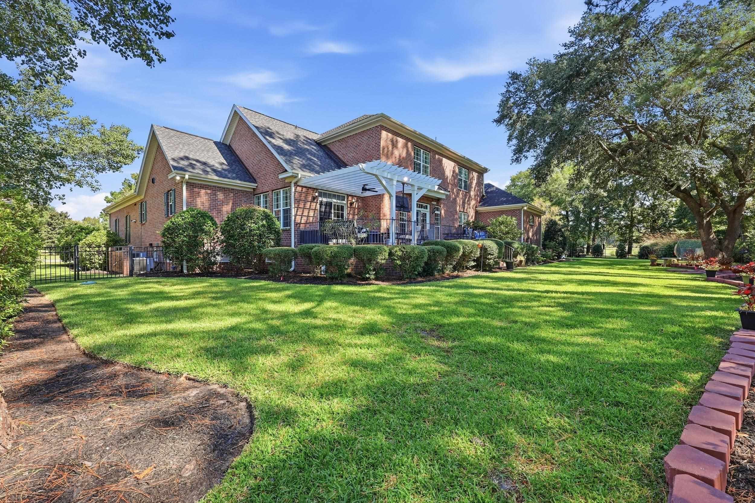 226 Oatland Lake Dr.