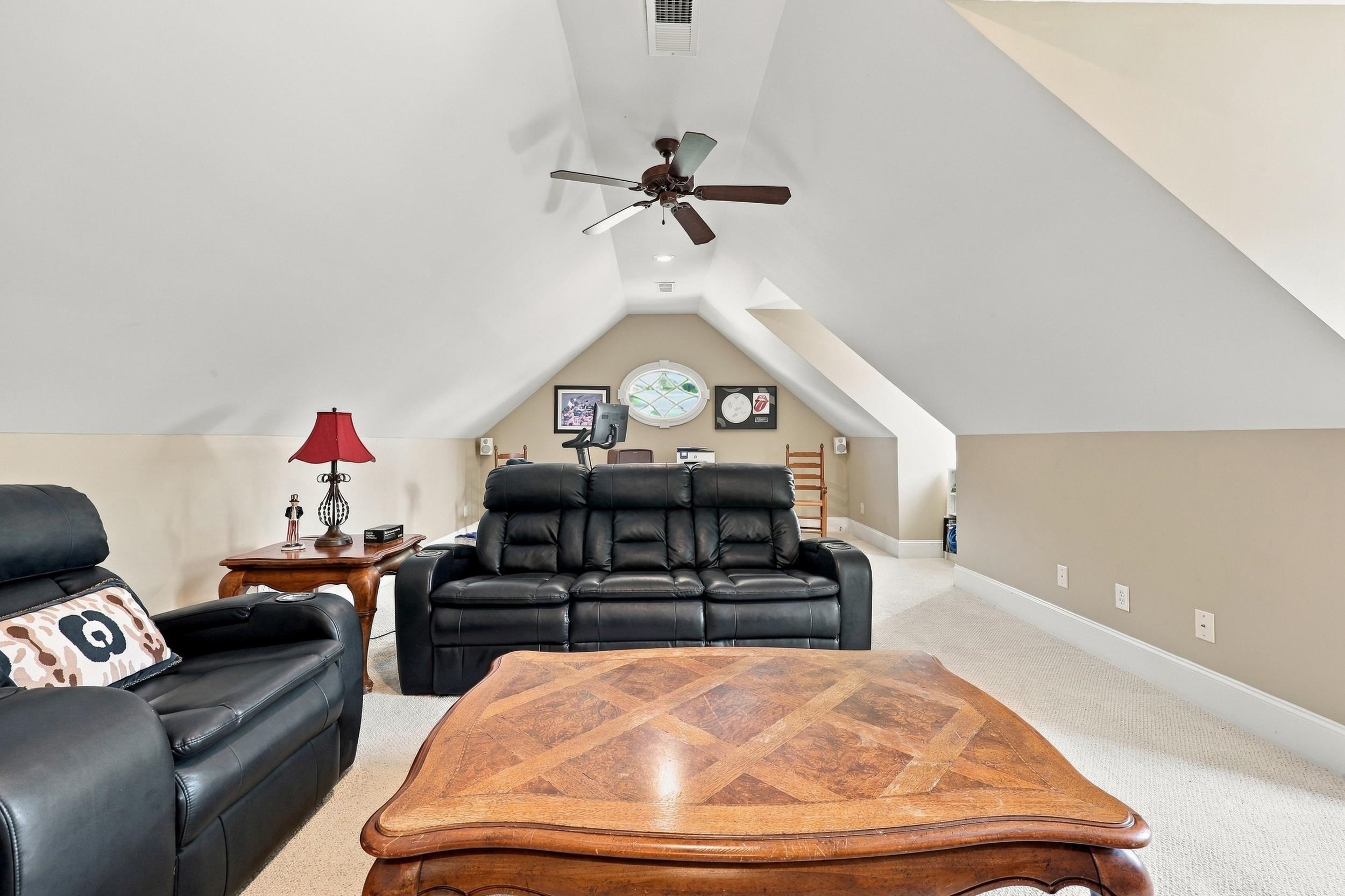 226 Oatland Lake Dr.