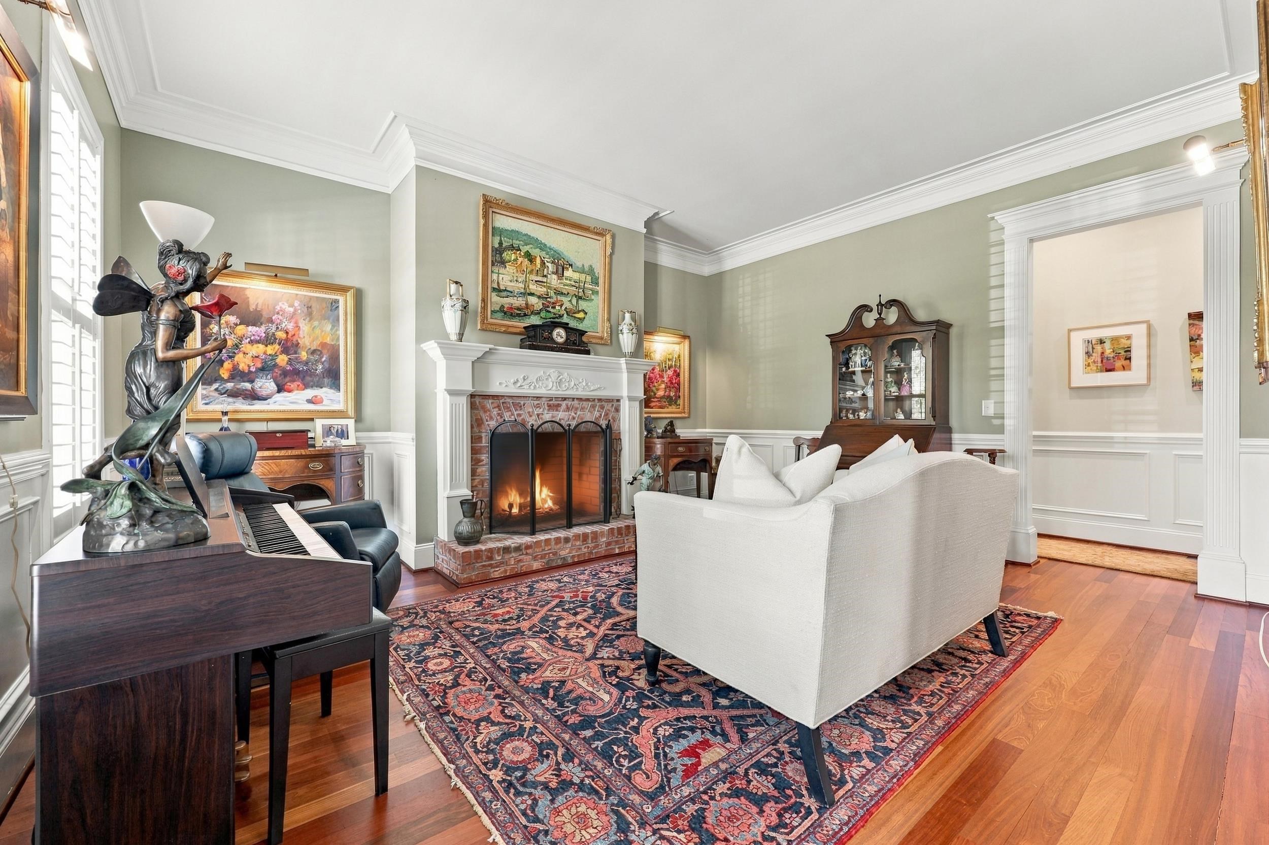 226 Oatland Lake Dr.