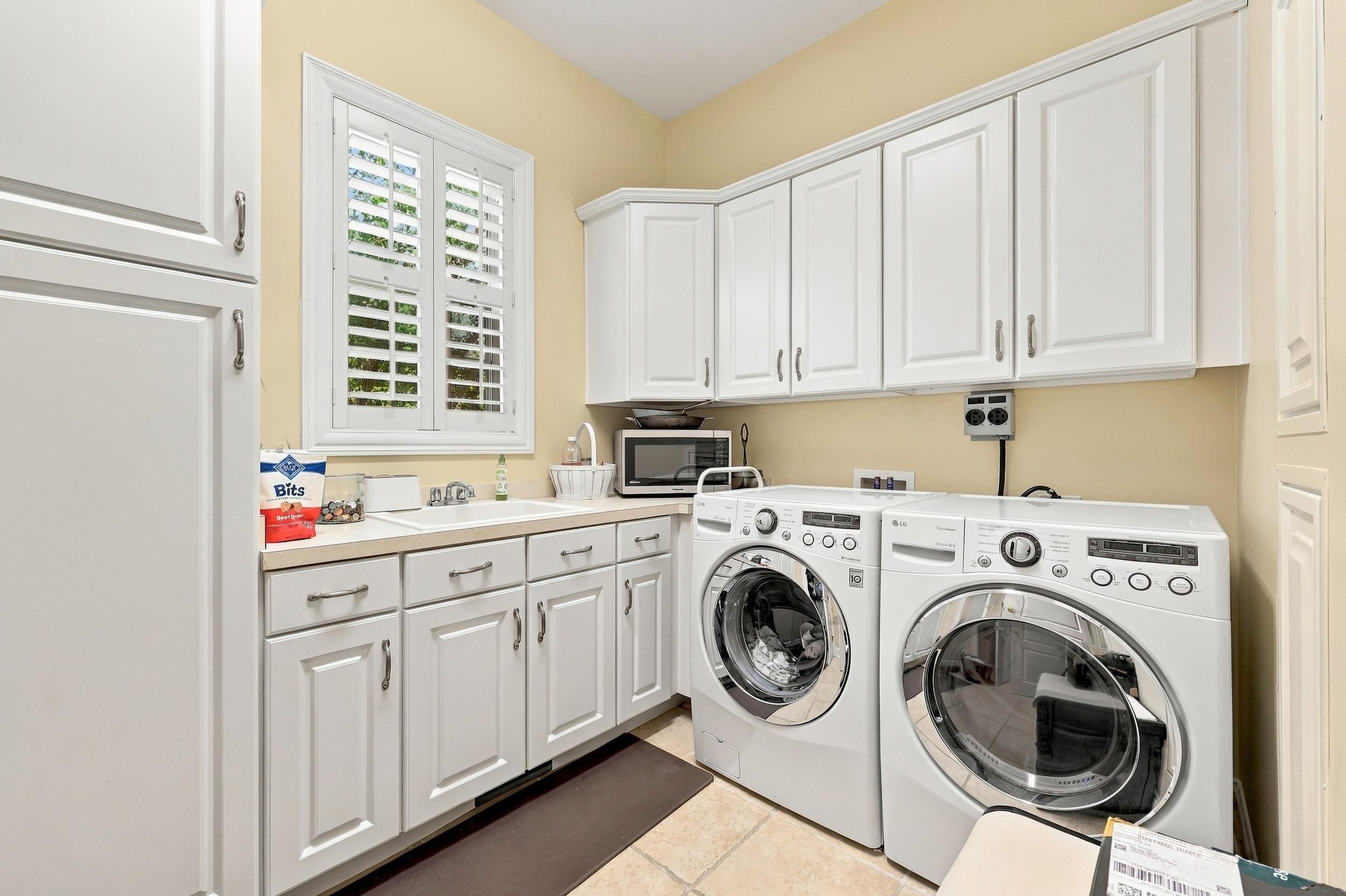 226 Oatland Lake Dr.