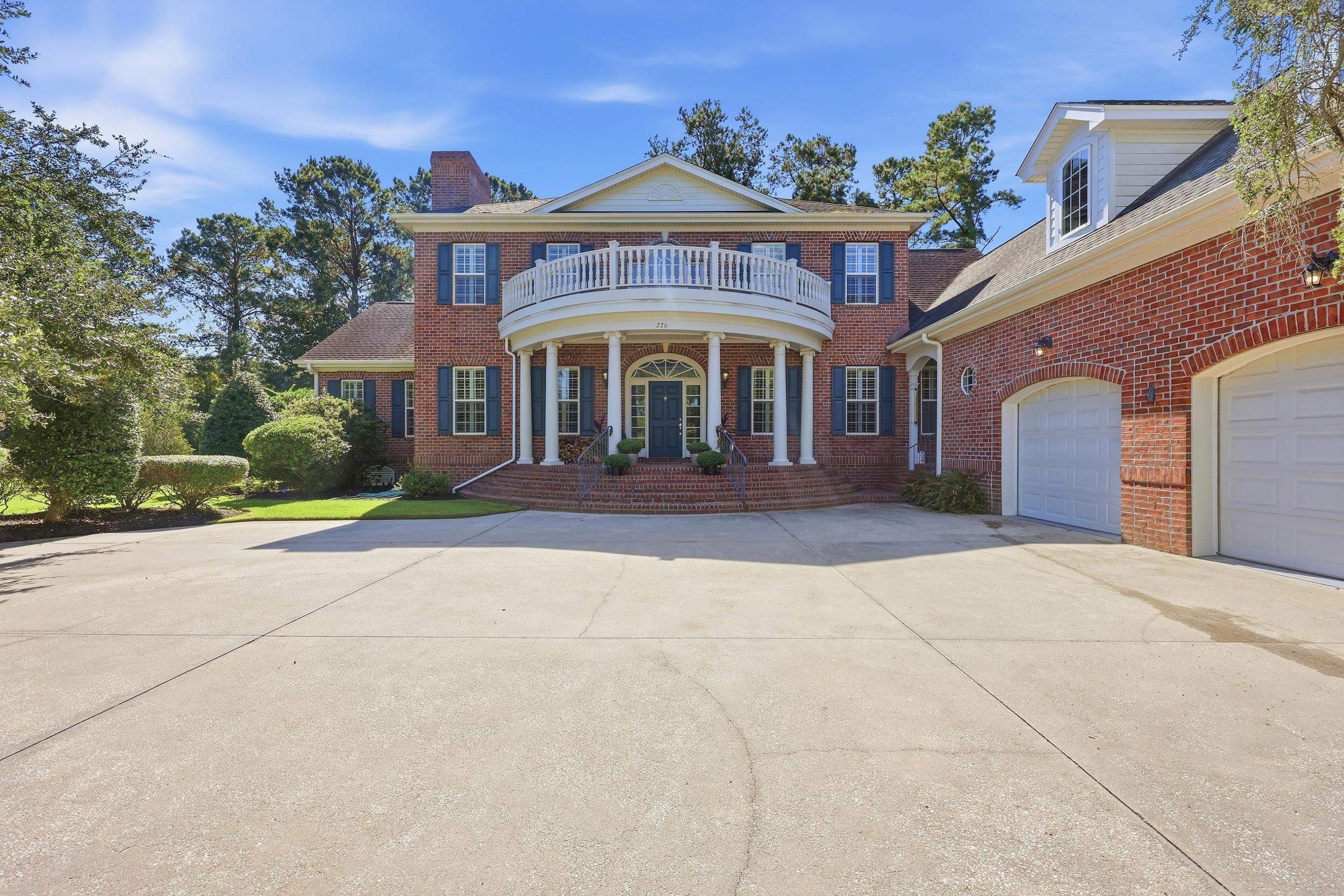 226 Oatland Lake Dr.