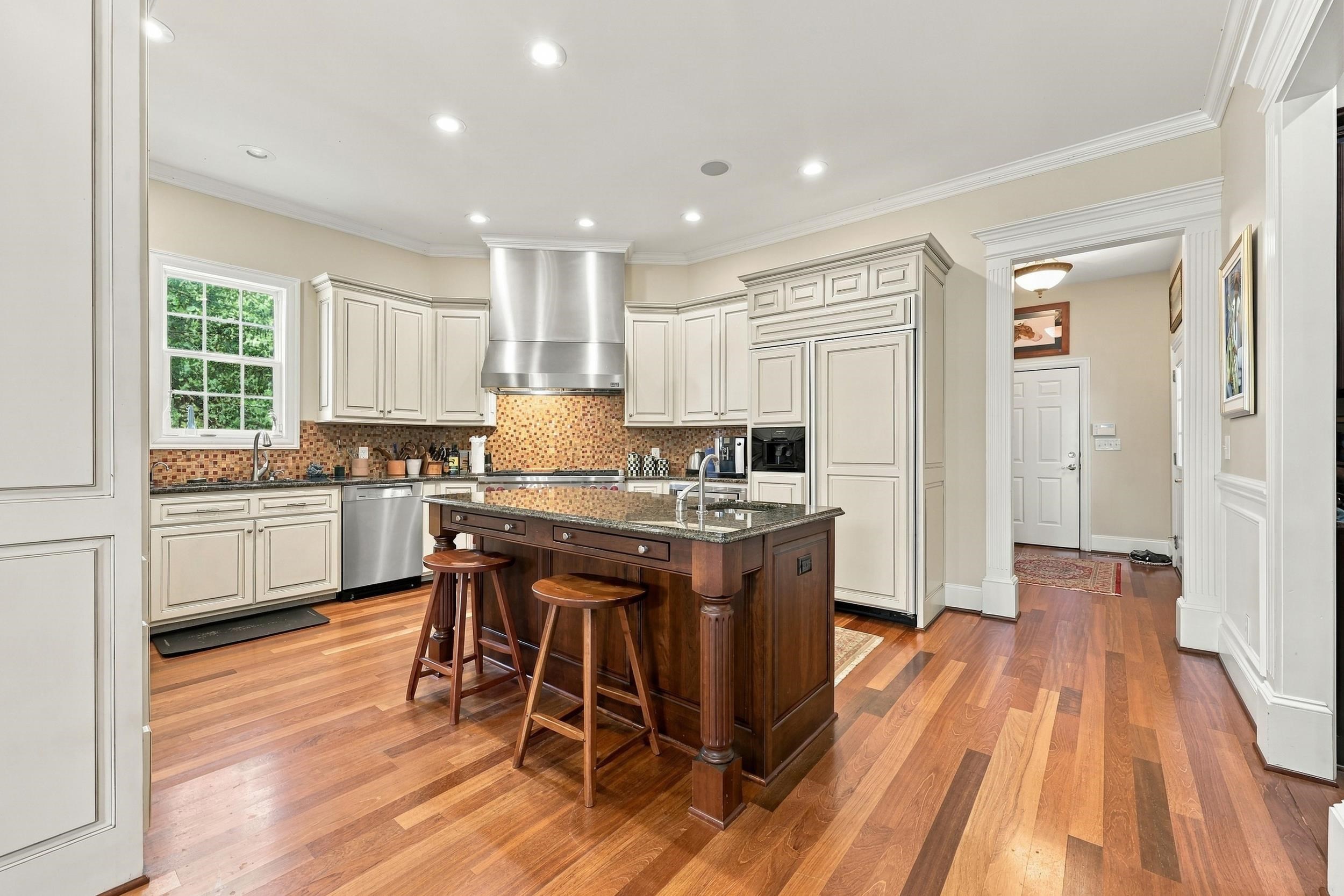 226 Oatland Lake Dr.