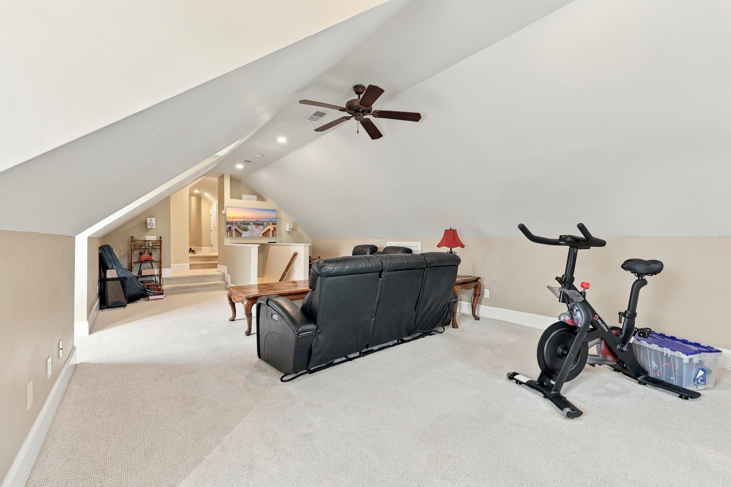 226 Oatland Lake Dr.