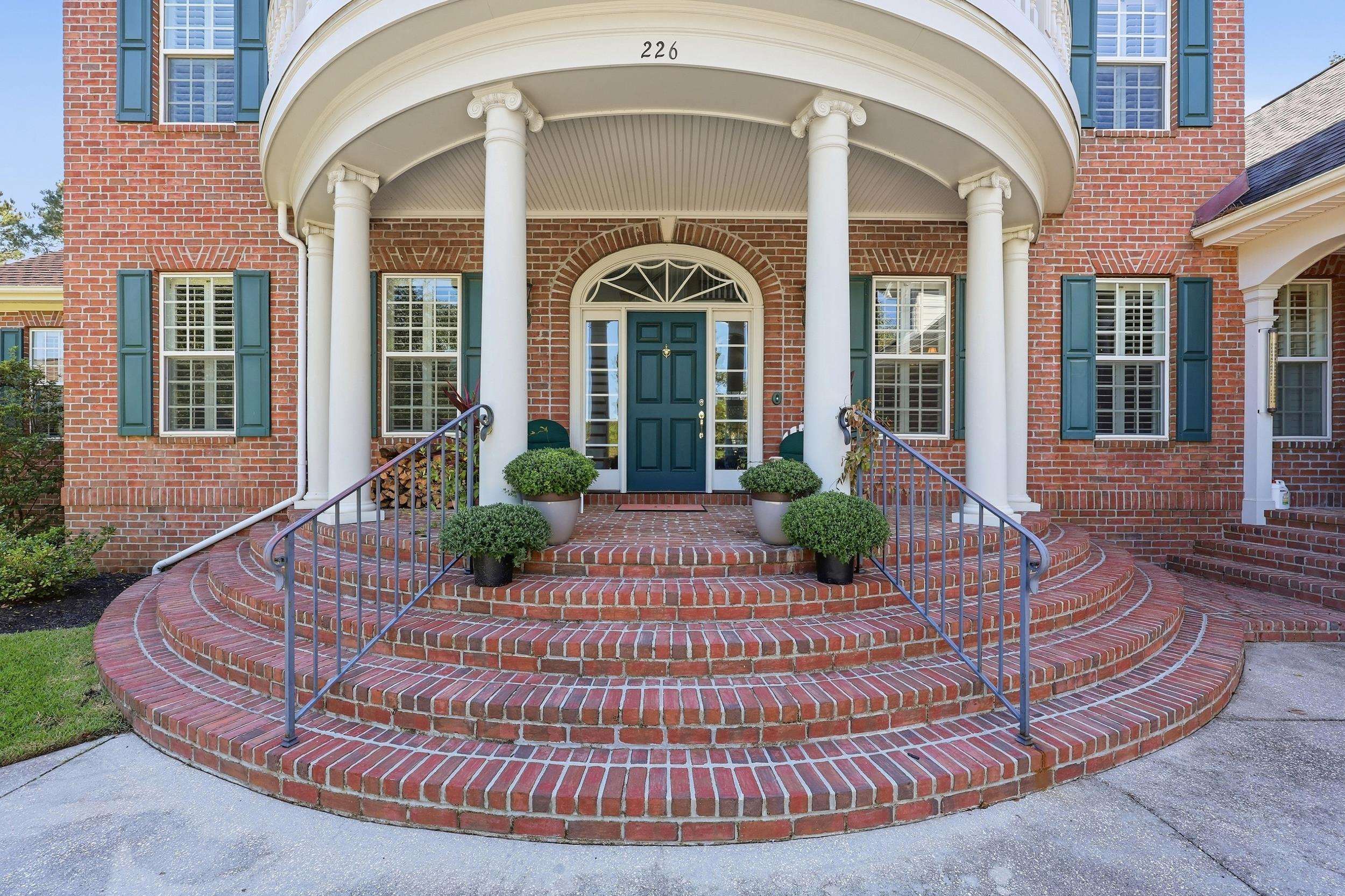 226 Oatland Lake Dr.