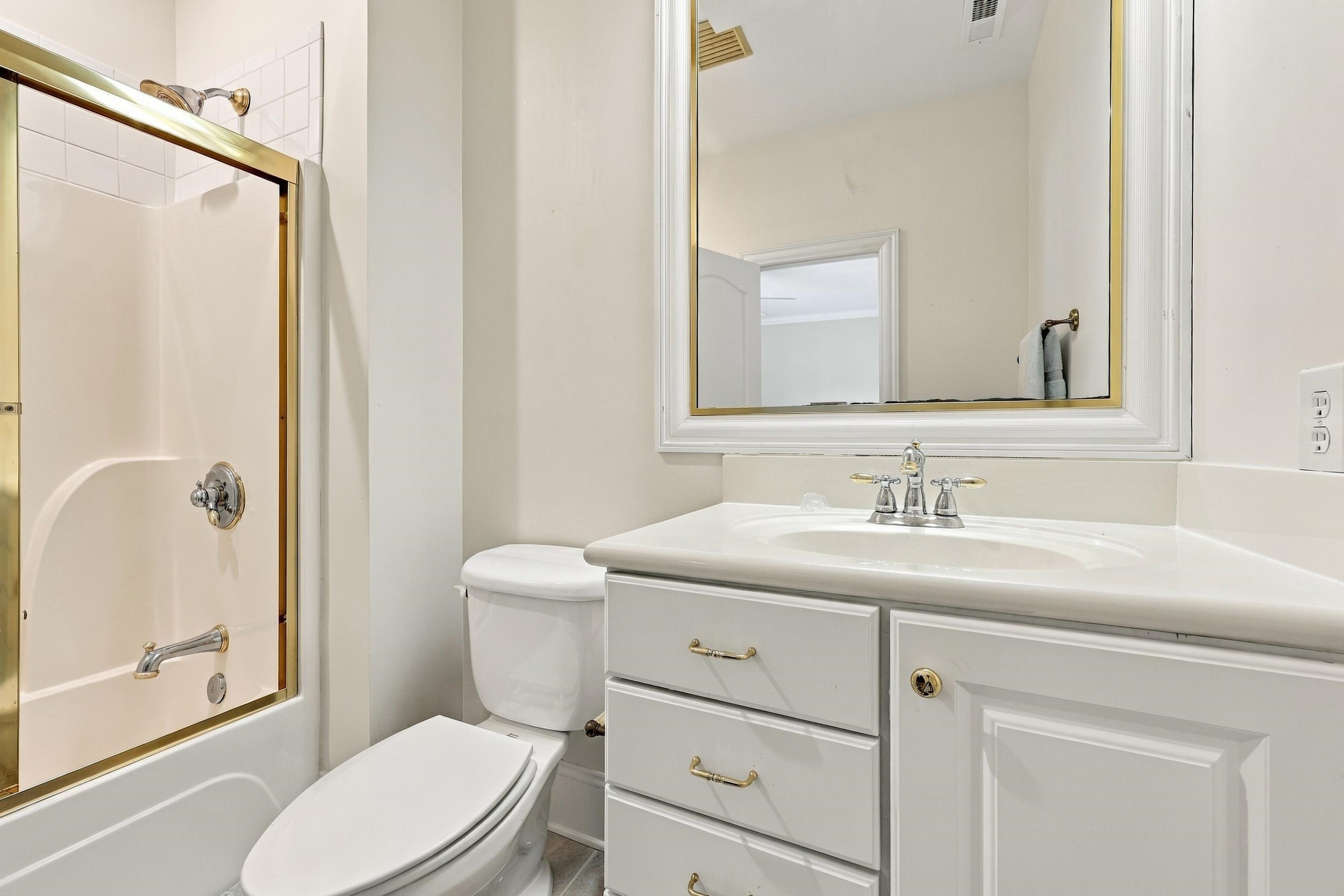 226 Oatland Lake Dr.
