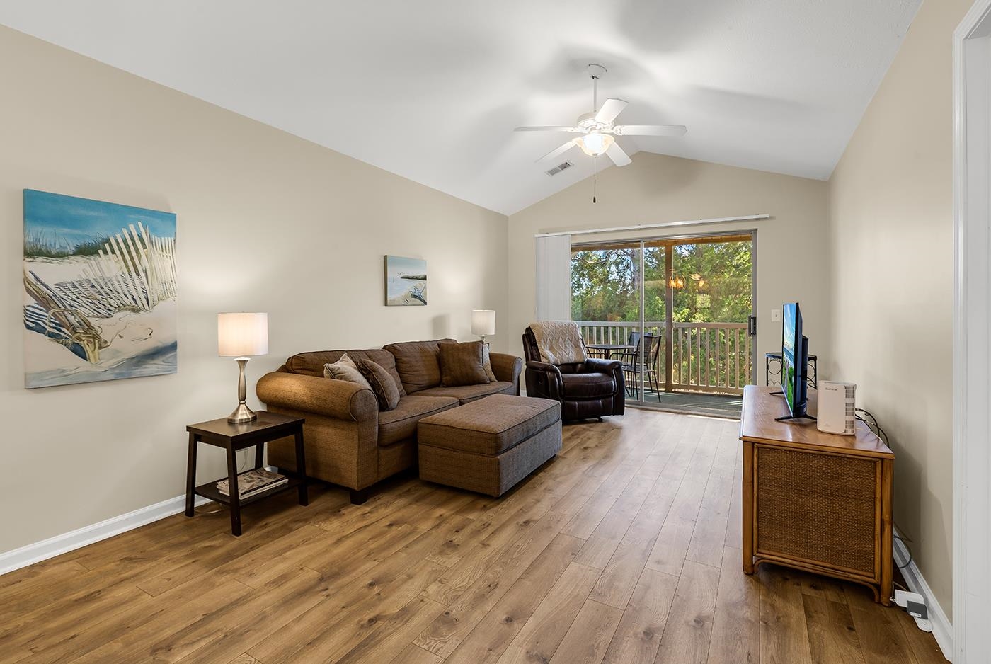 320 Pinehurst Ln. Unit: 11-I