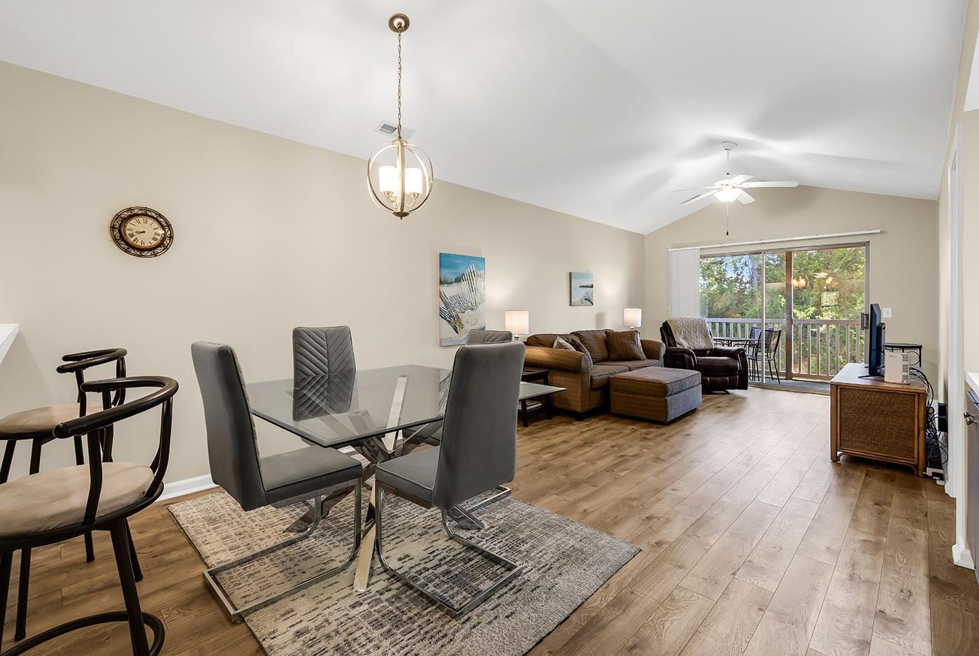 320 Pinehurst Ln. Unit: 11-I