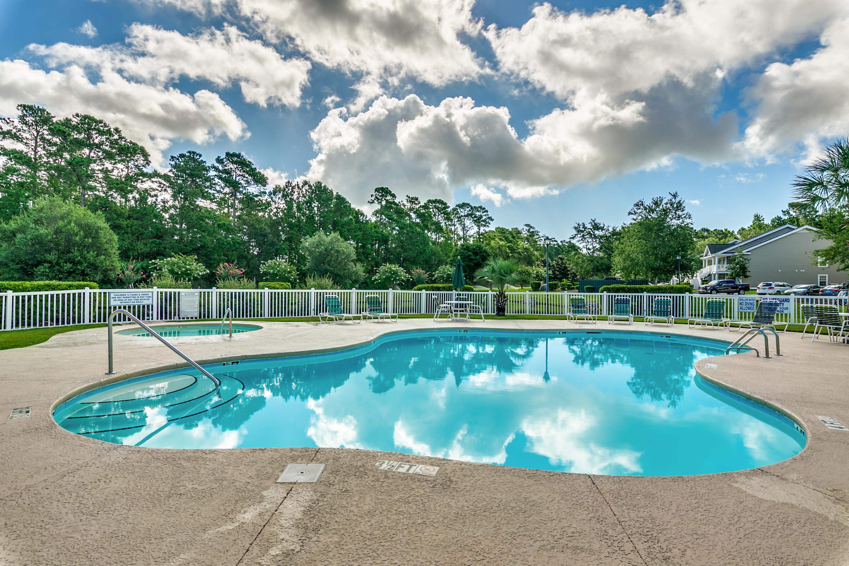 320 Pinehurst Ln. Unit: 11-I