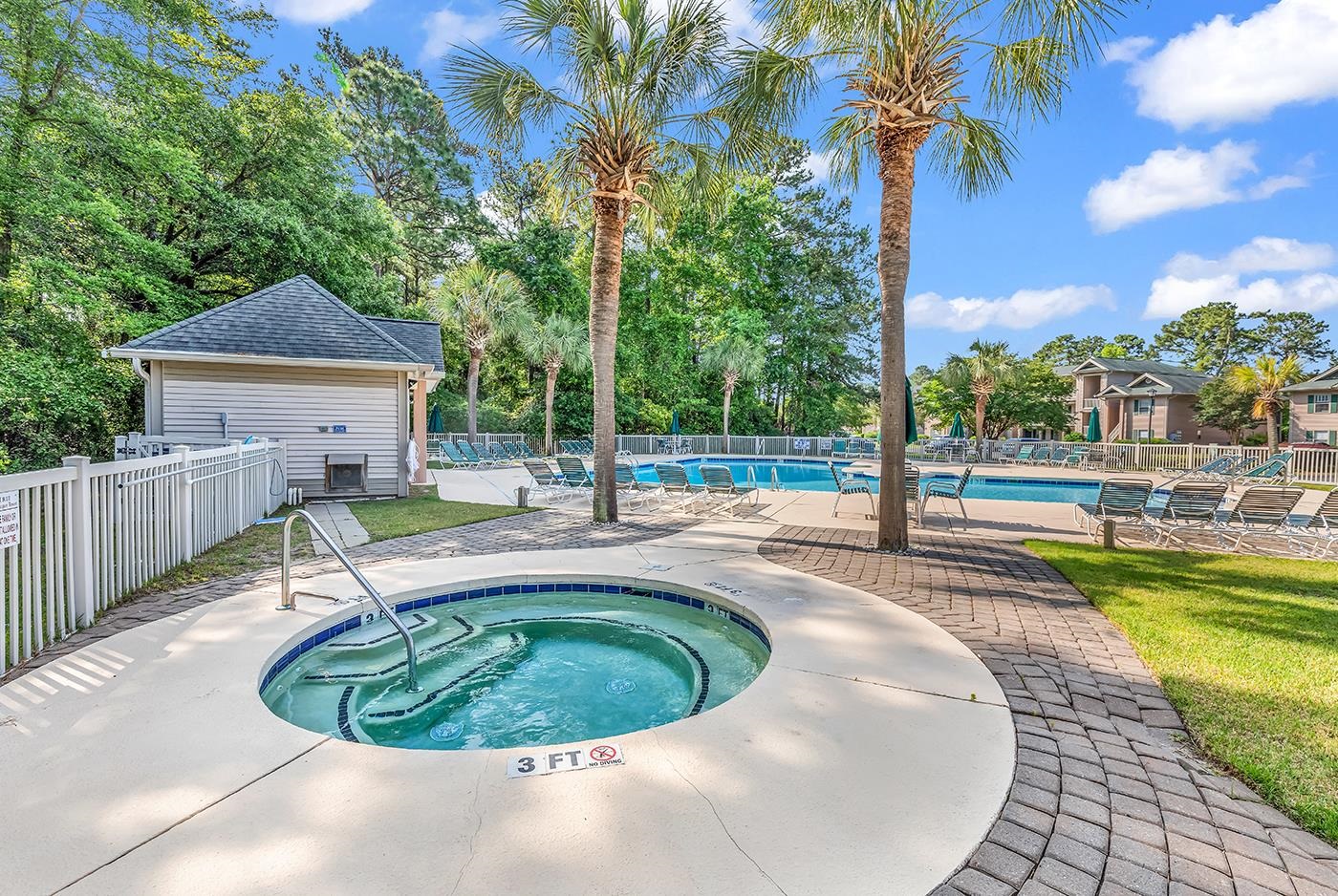 320 Pinehurst Ln. Unit: 11-I