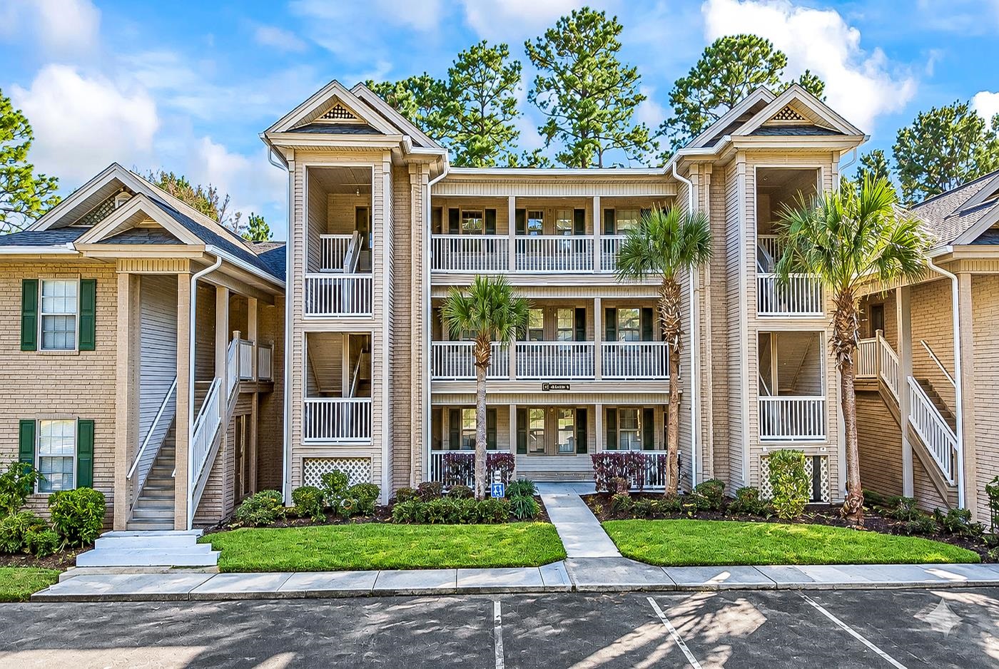 320 Pinehurst Ln. Unit: 11-I