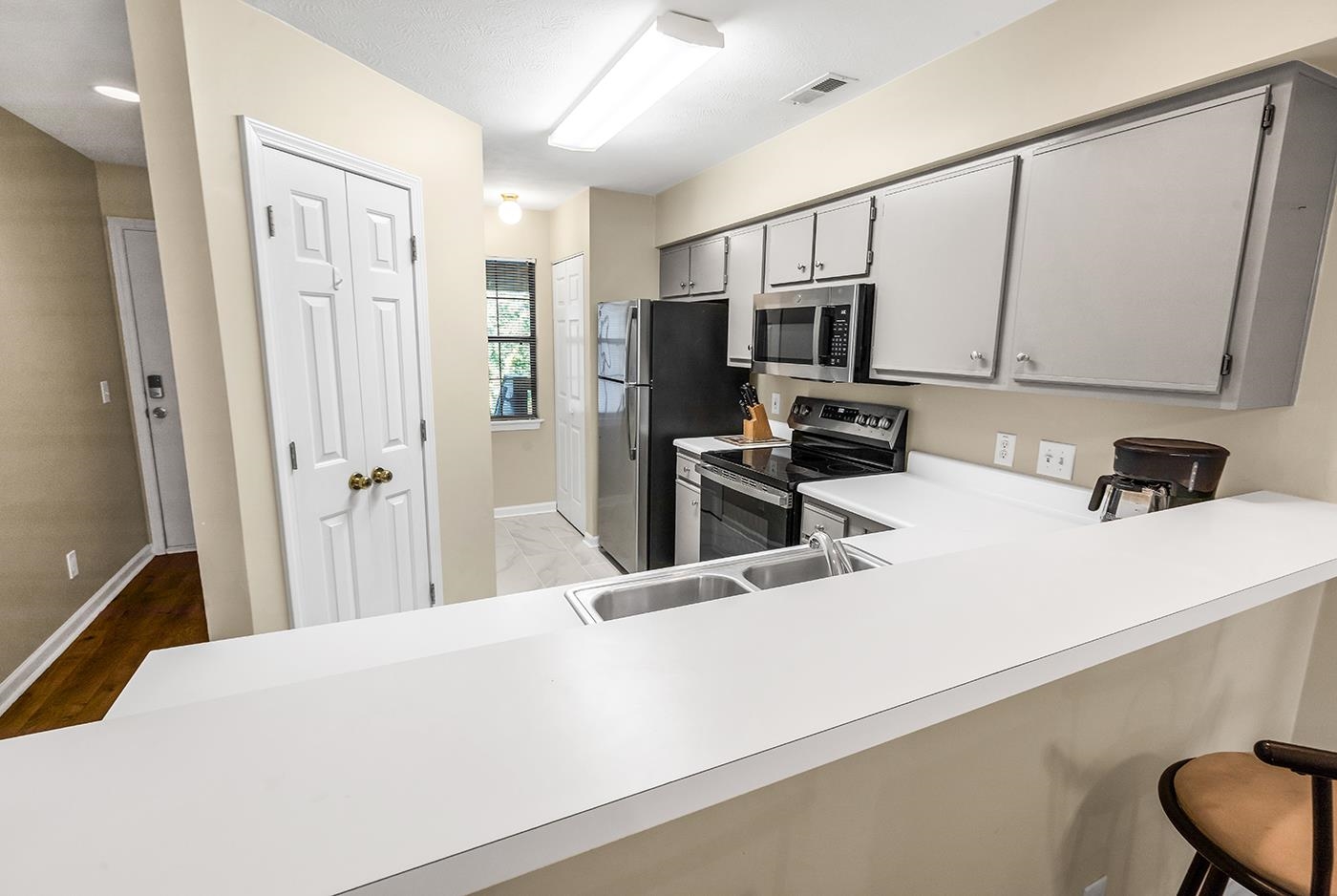 320 Pinehurst Ln. Unit: 11-I
