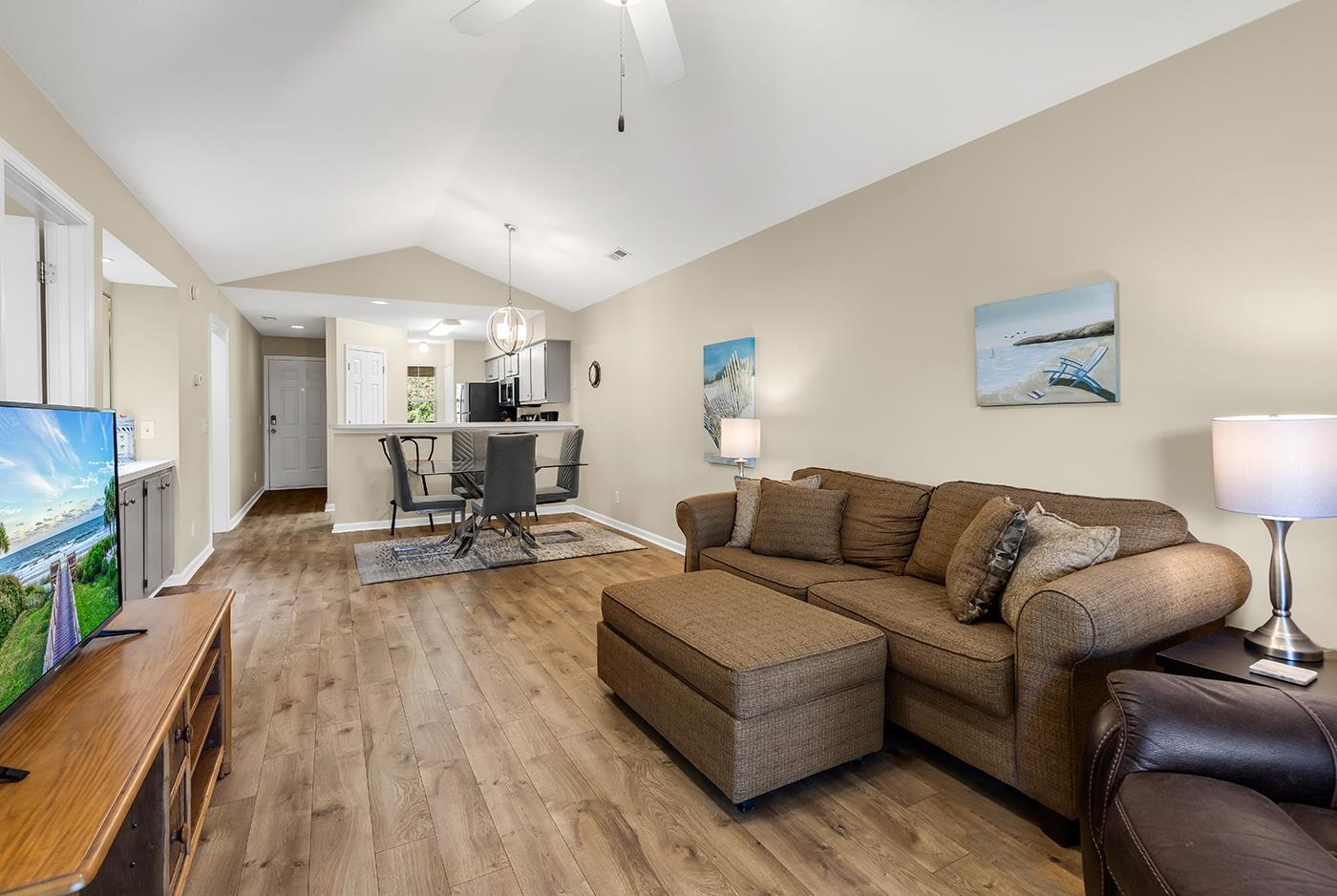 320 Pinehurst Ln. Unit: 11-I