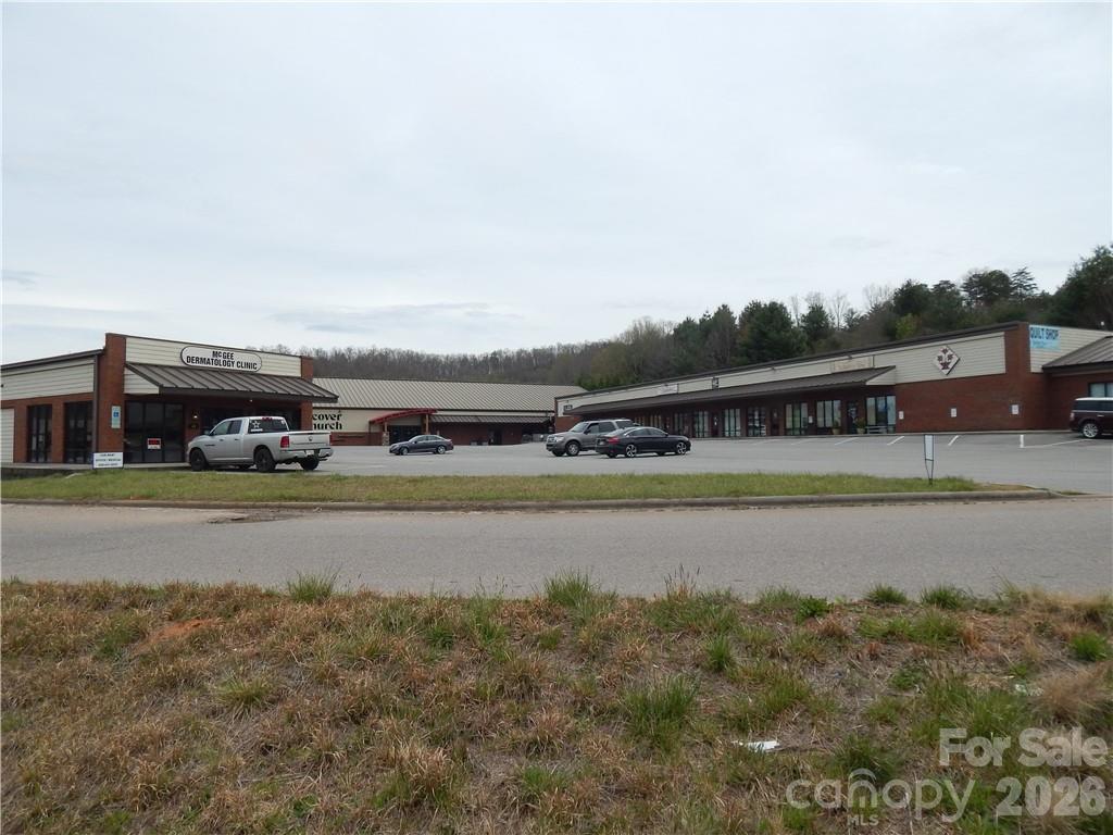 Lot B Macon Center Drive Unit: B