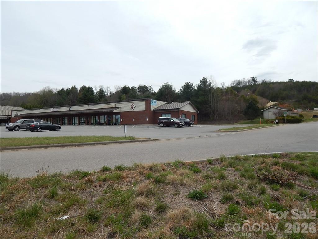 Lot B Macon Center Drive Unit: B