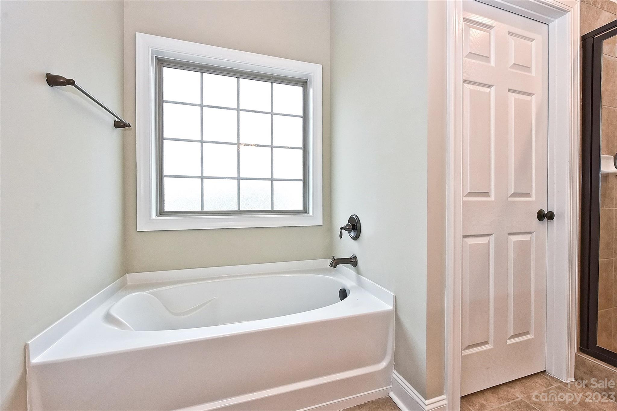 TBD Ella Drive Unit: 111