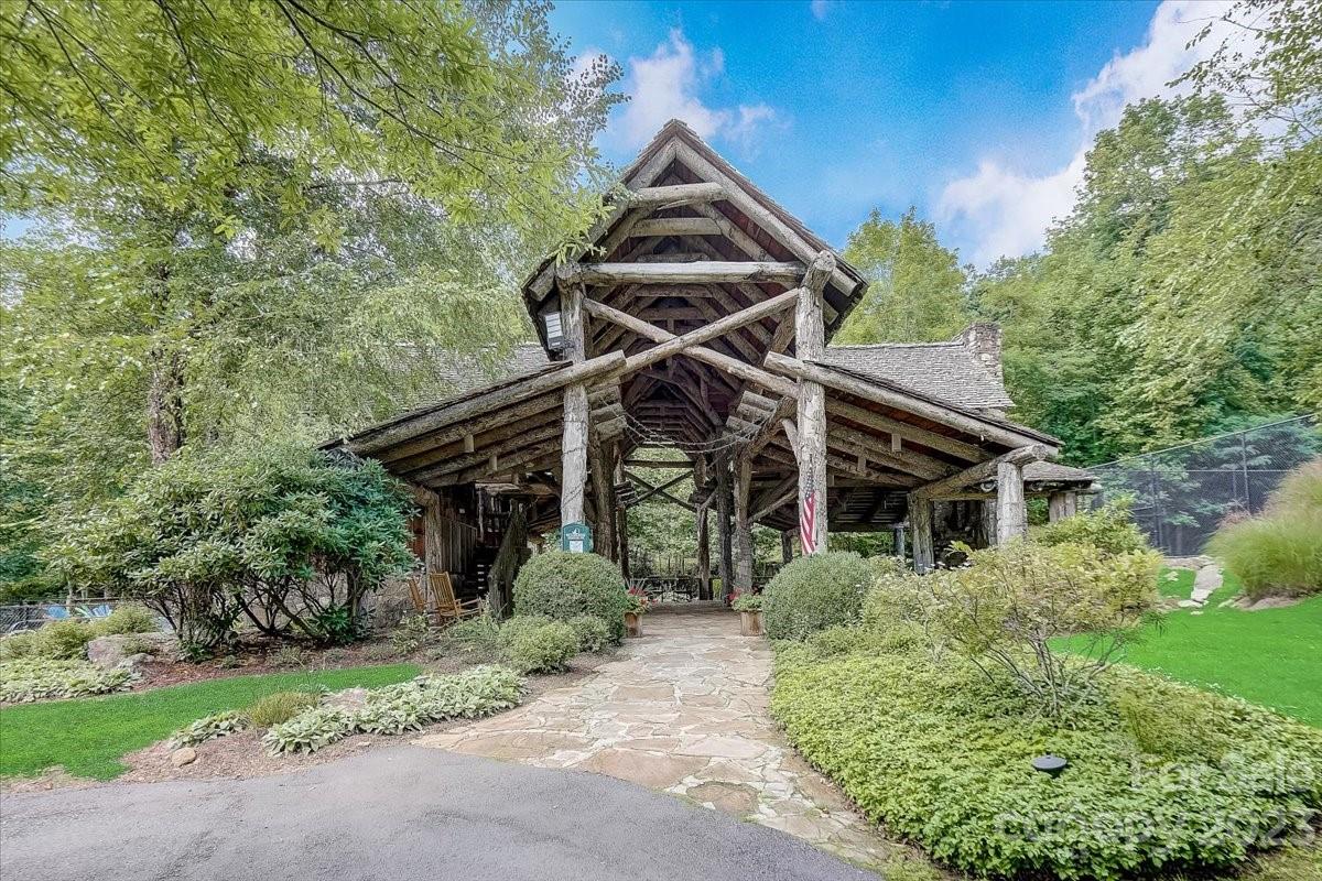 16 Chestnut Village Lane Unit: 16