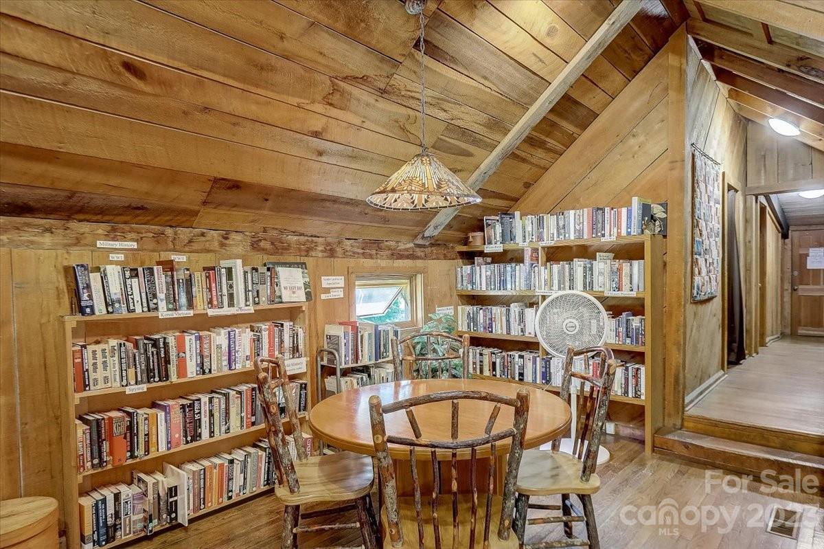 16 Chestnut Village Lane Unit: 16