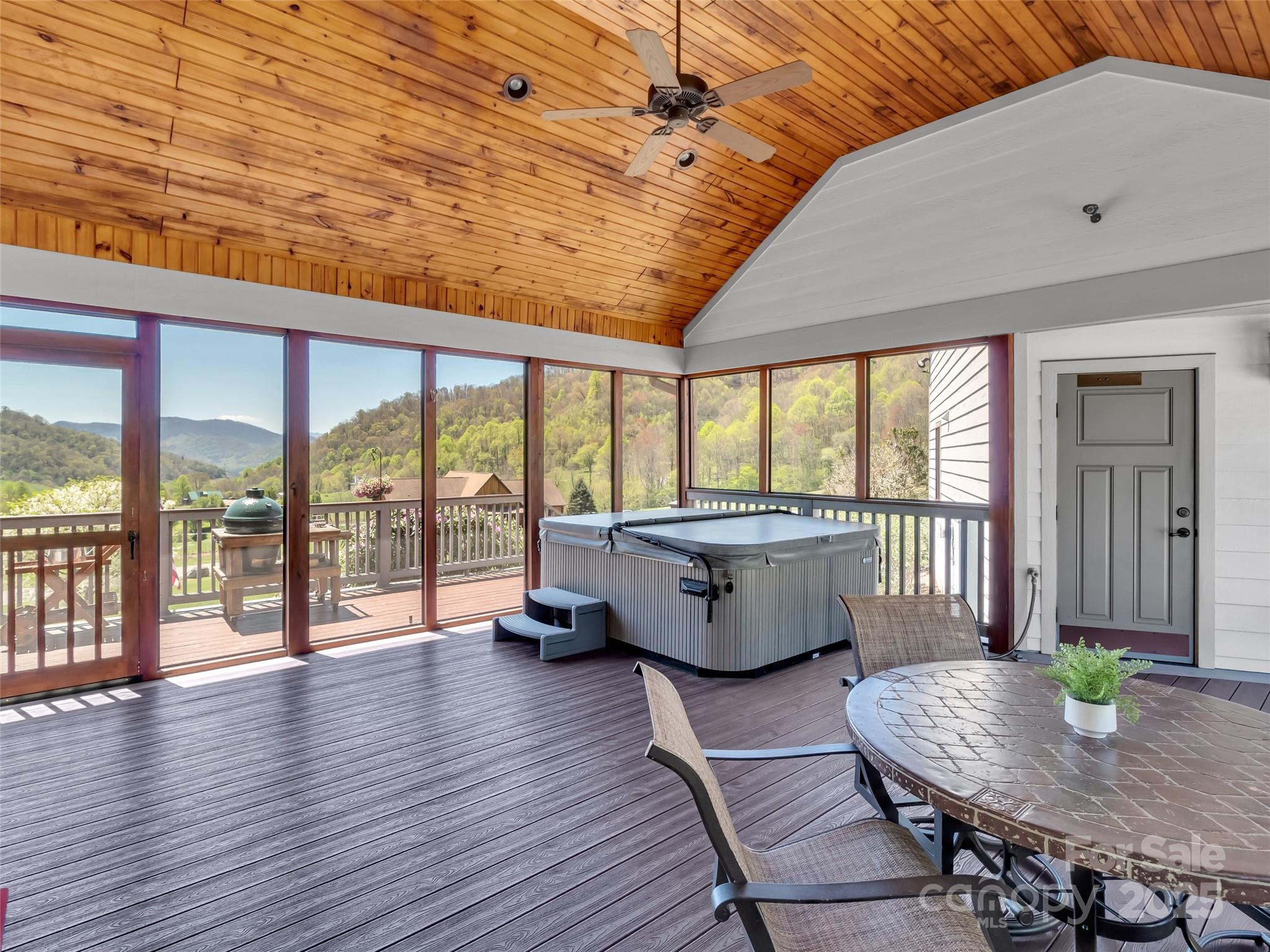 12 Rolling Meadow Lane