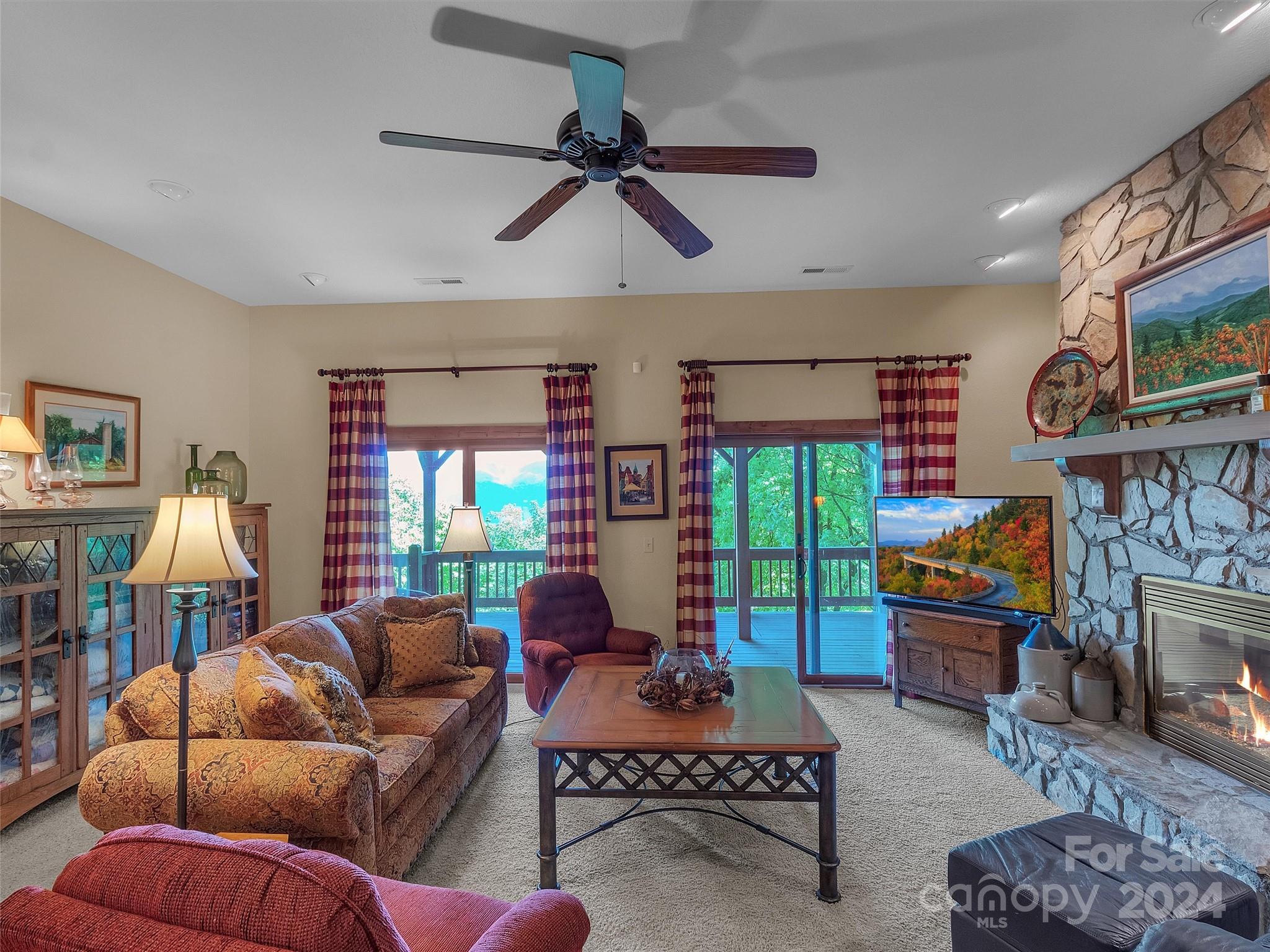 16 Rambling Ridge Road