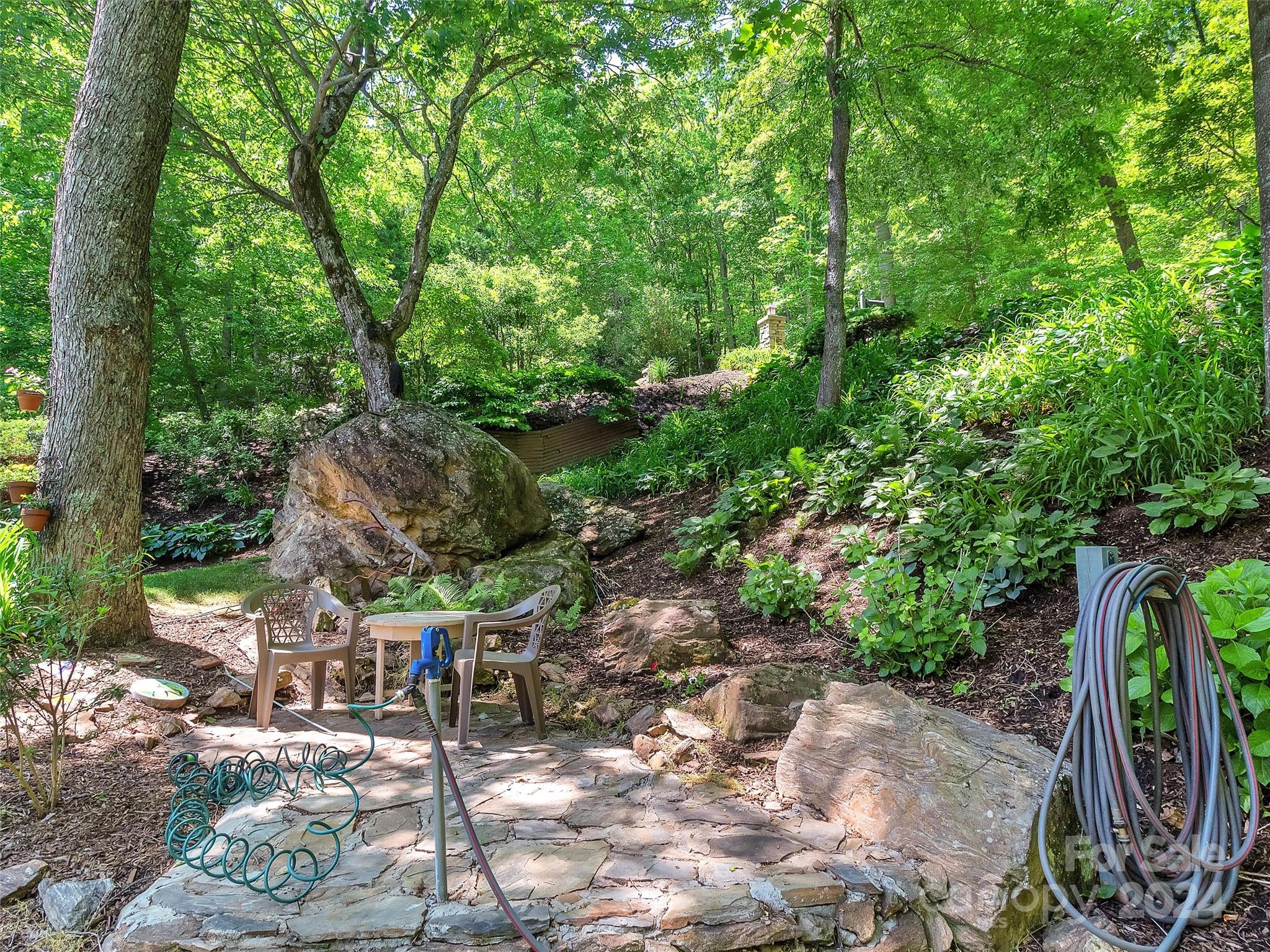 16 Rambling Ridge Road
