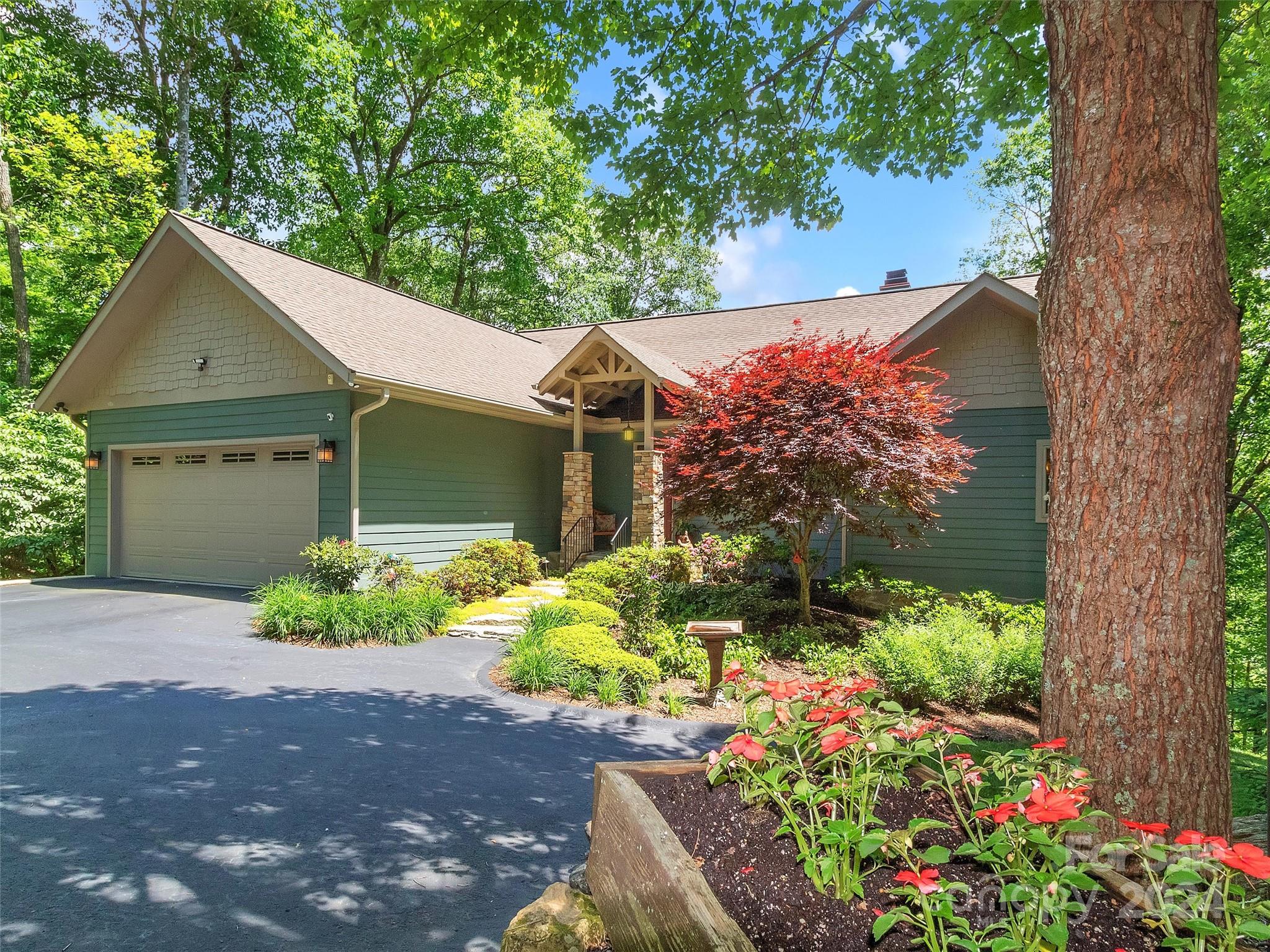 16 Rambling Ridge Road