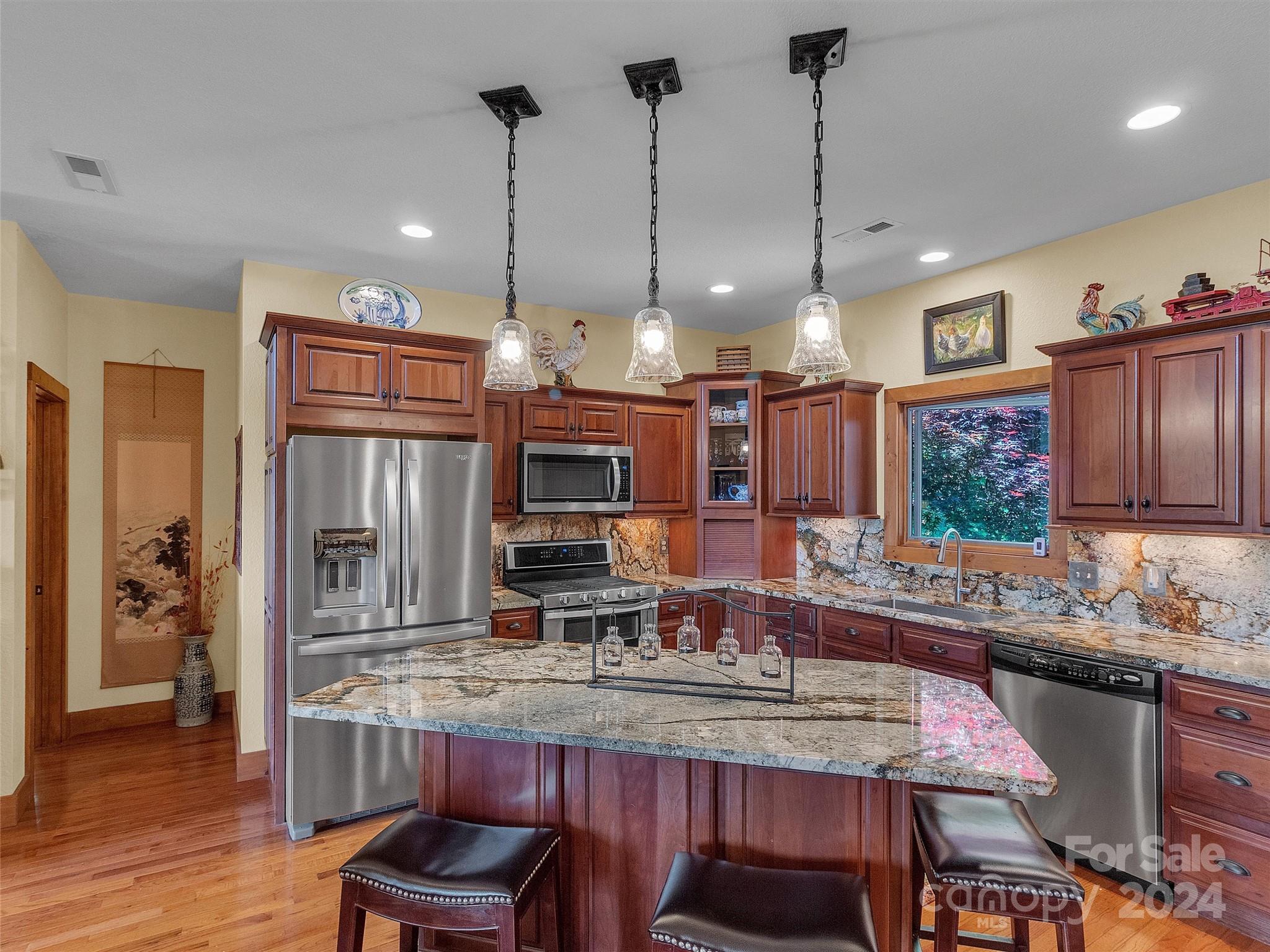 16 Rambling Ridge Road