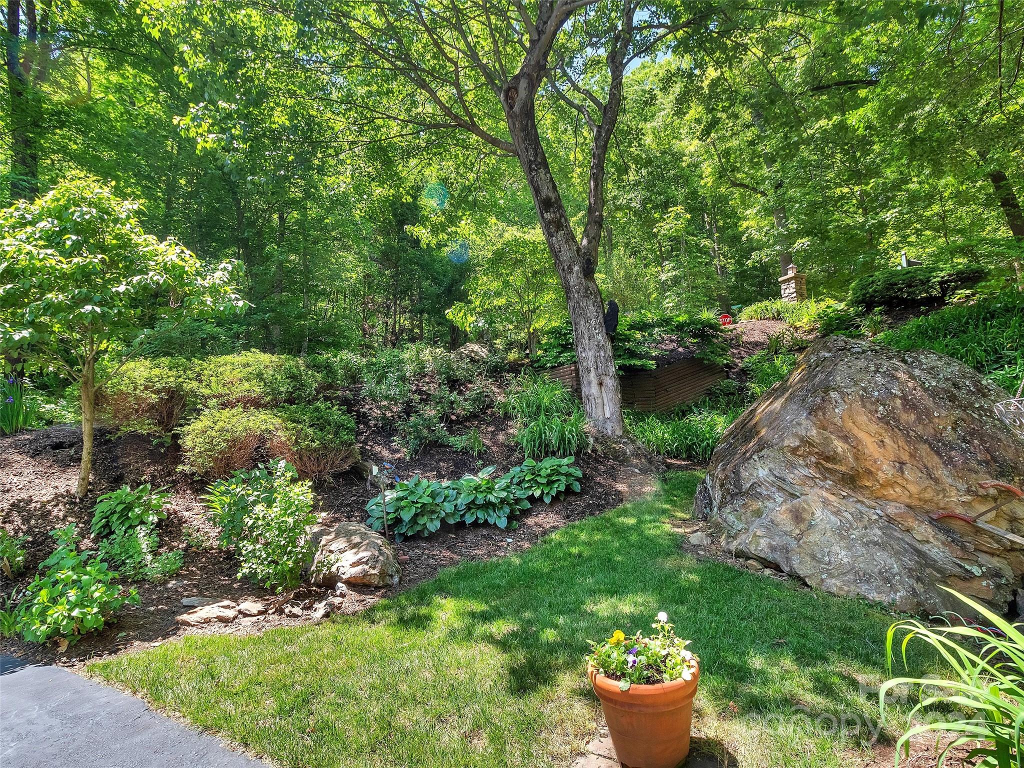 16 Rambling Ridge Road