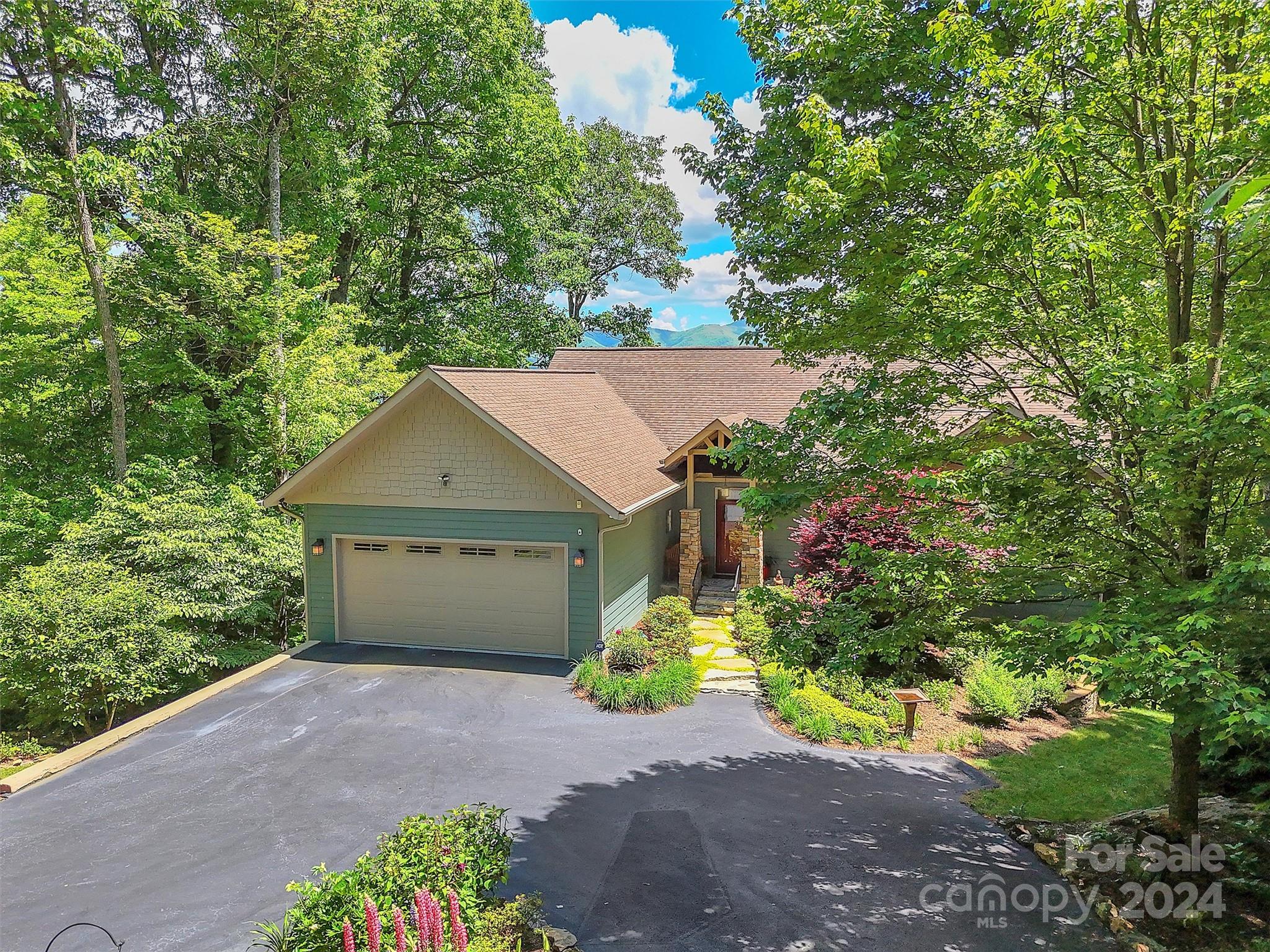 16 Rambling Ridge Road
