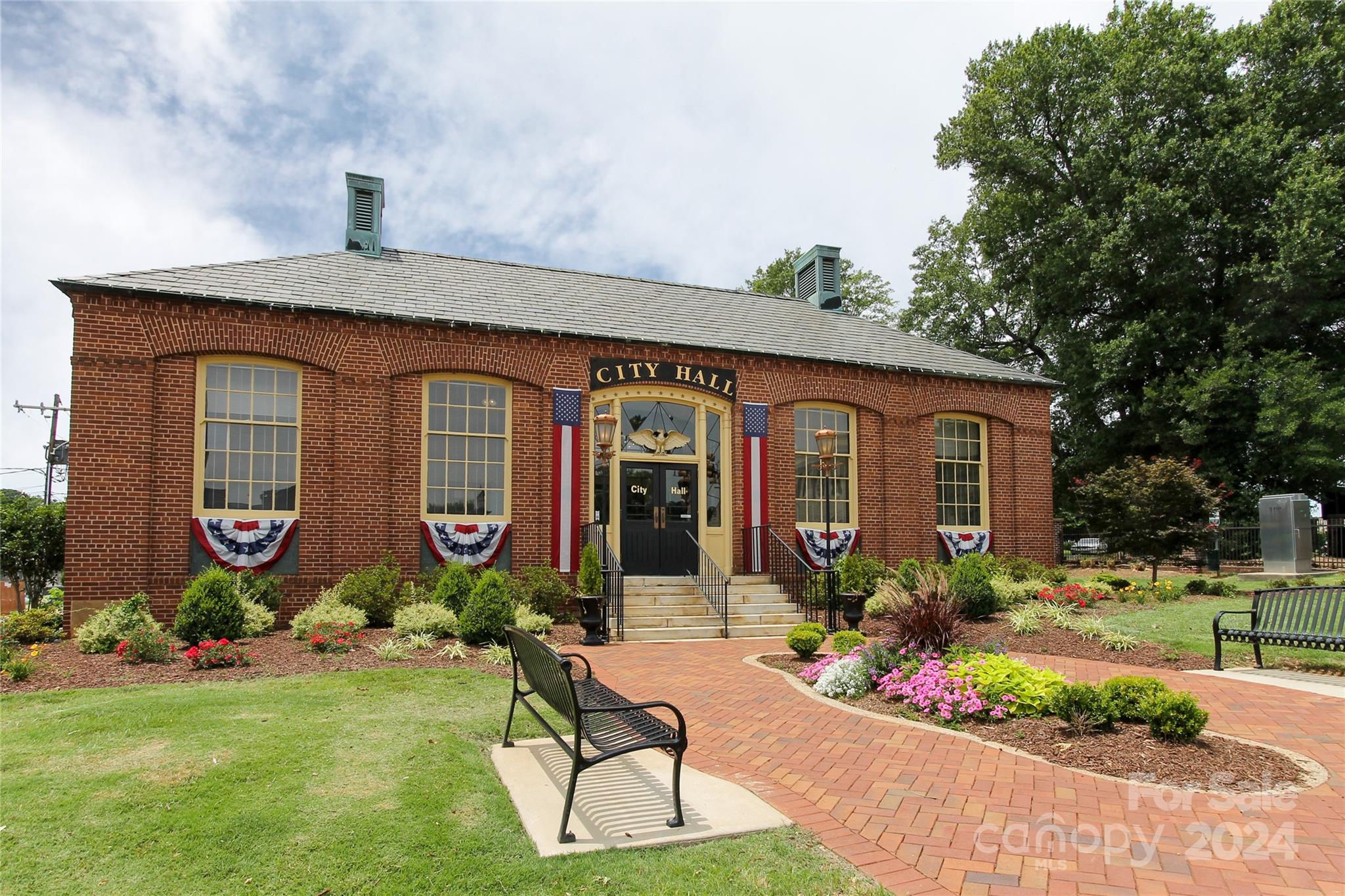 311 Glen Arbor Drive