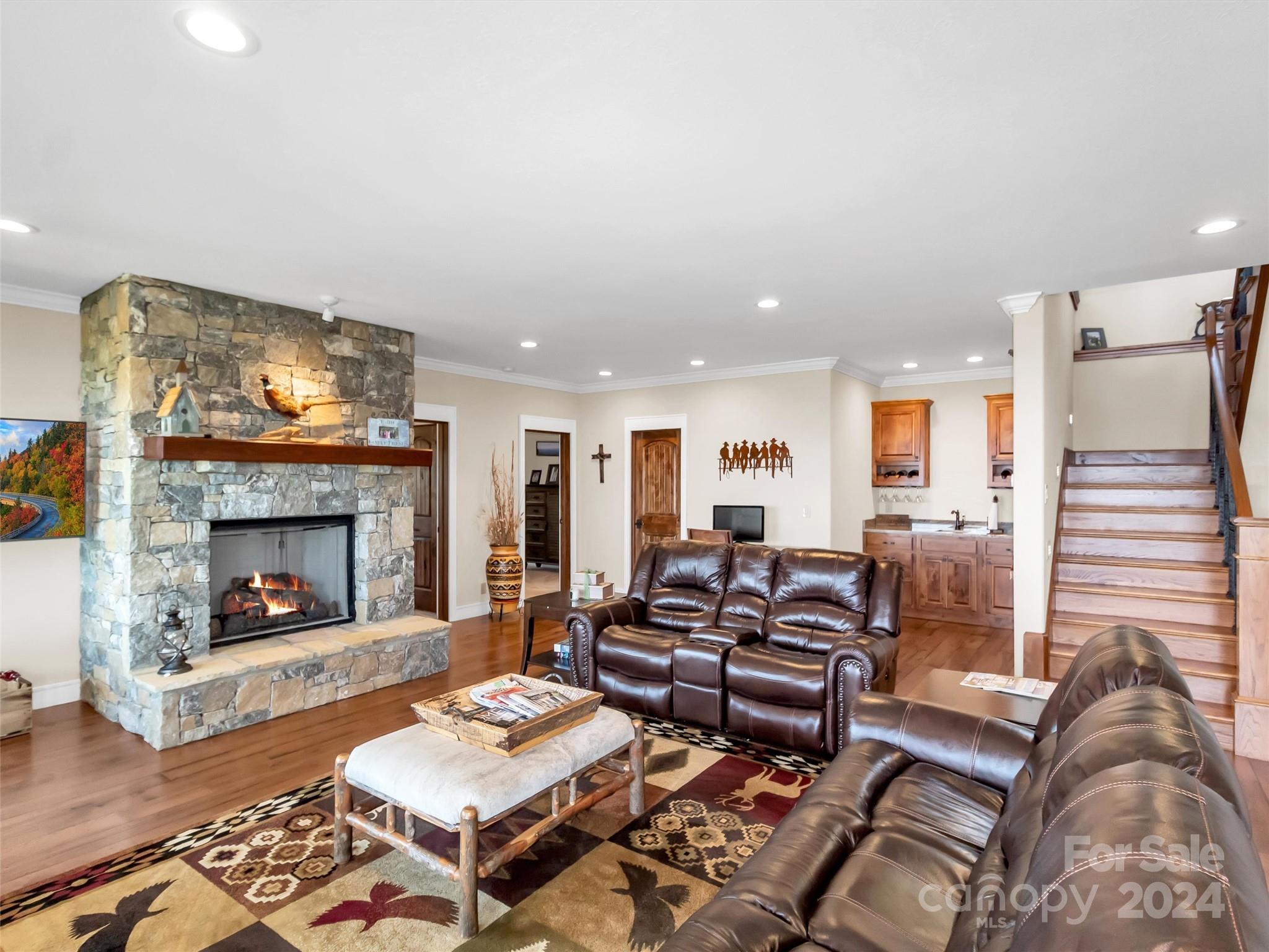 221 Olympia Lane