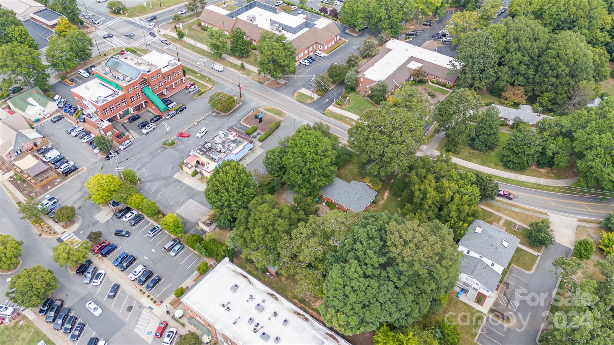 200 & 208 E Matthews Street