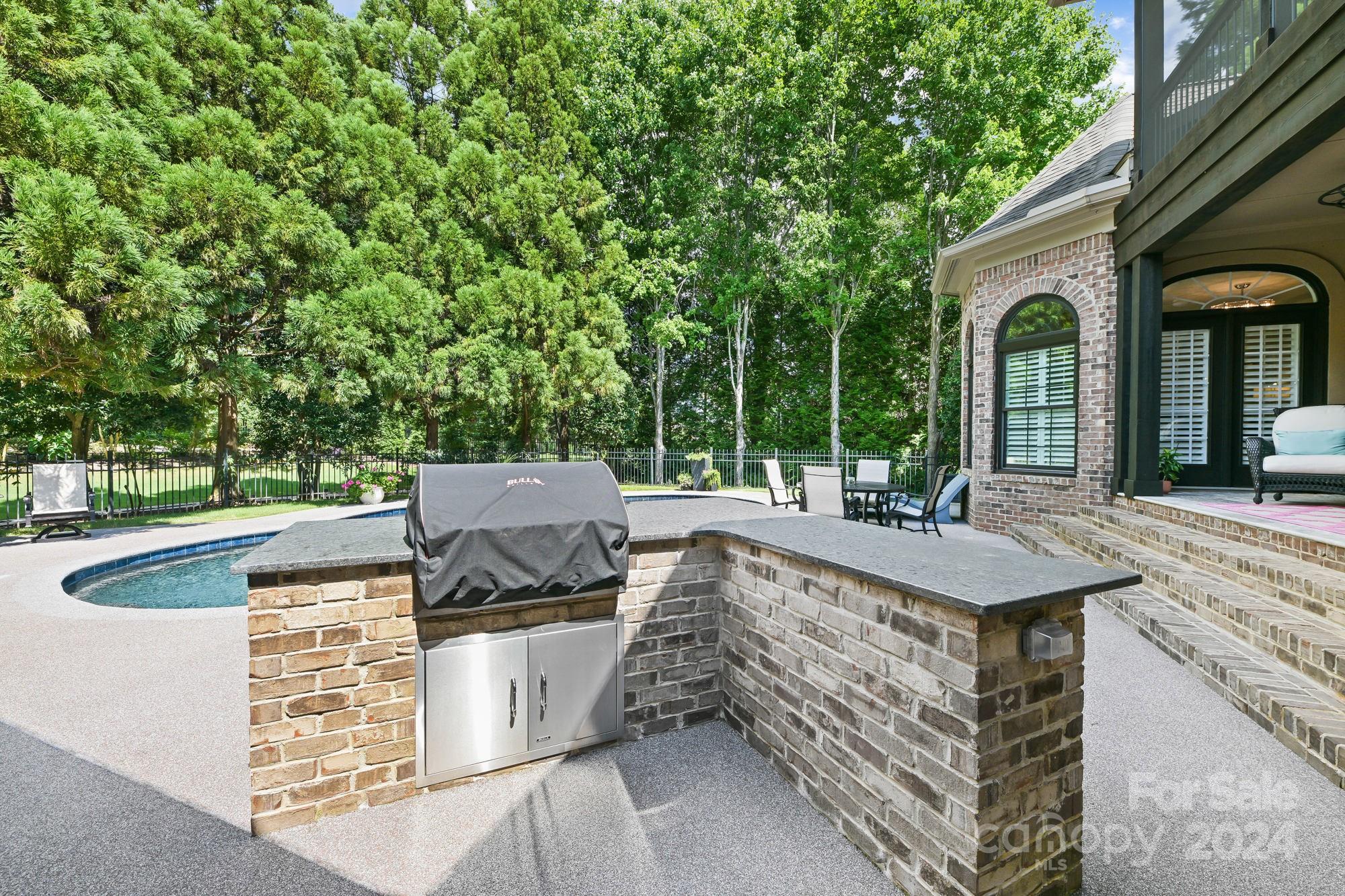301 Lochaven Road