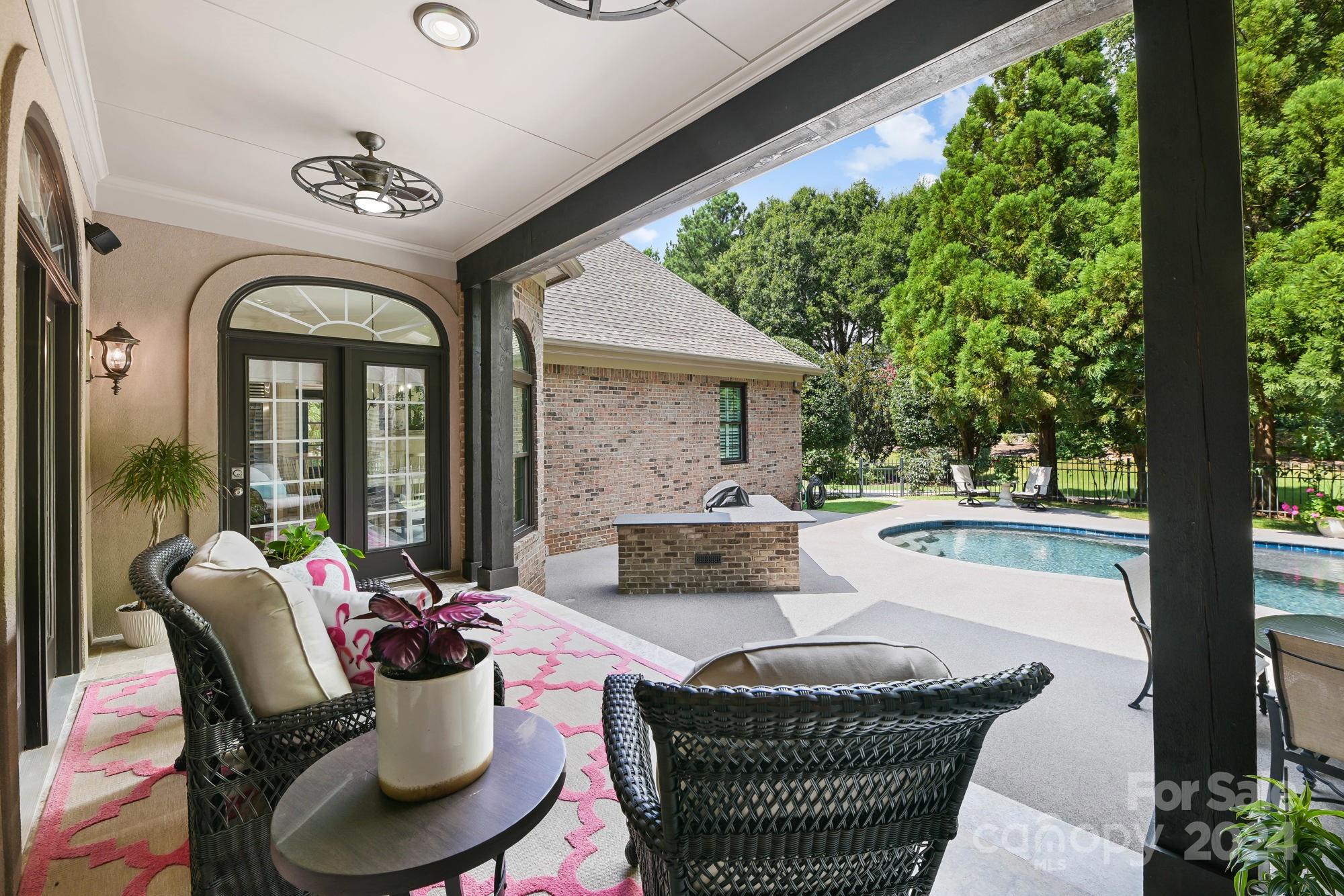 301 Lochaven Road