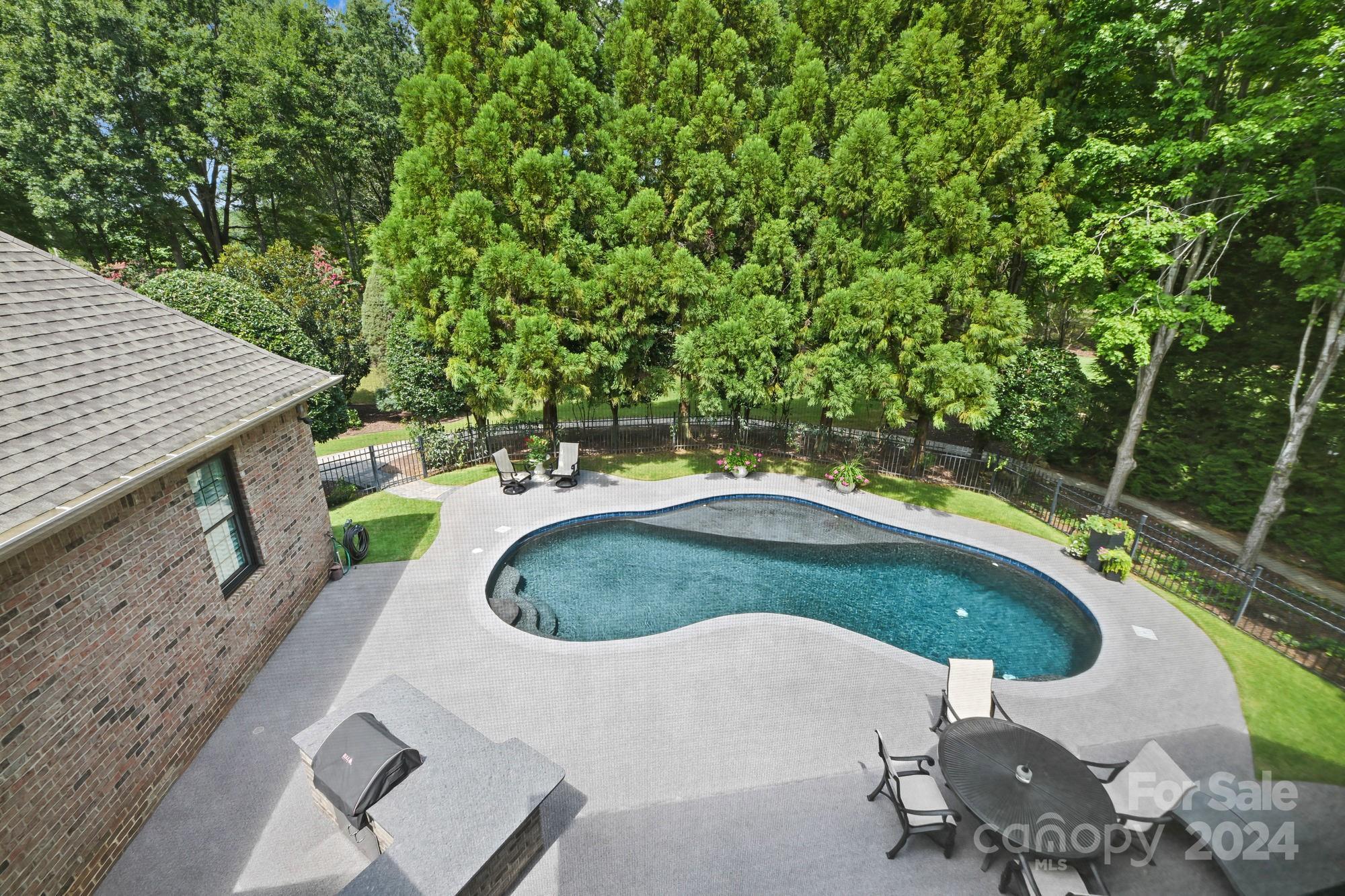 301 Lochaven Road