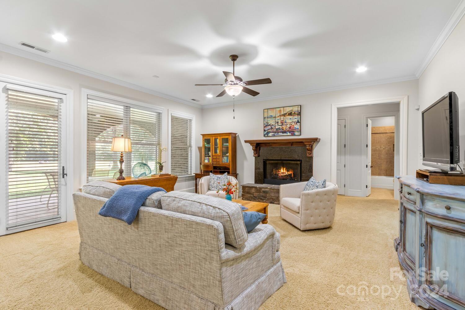 7789 Turnberry Lane