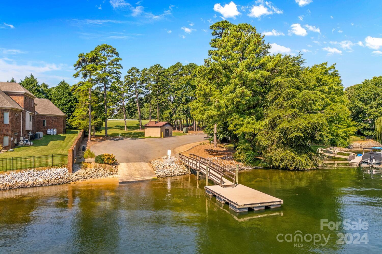 7789 Turnberry Lane