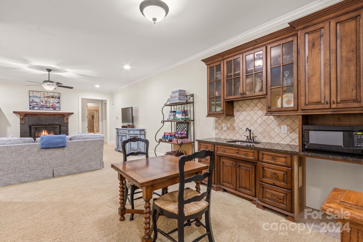 7789 Turnberry Lane