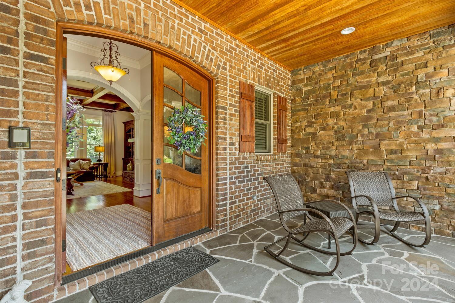 7789 Turnberry Lane