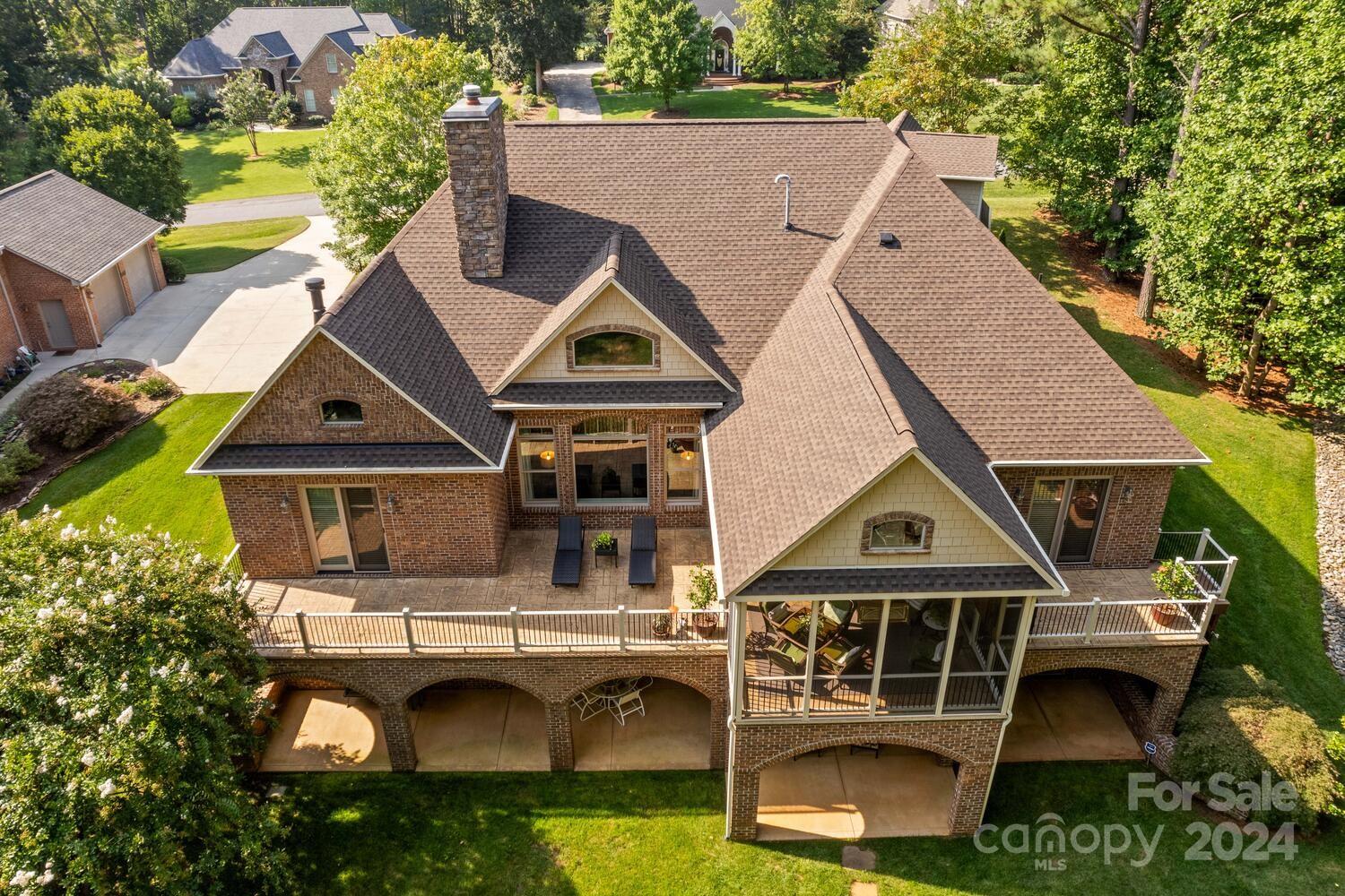 7789 Turnberry Lane