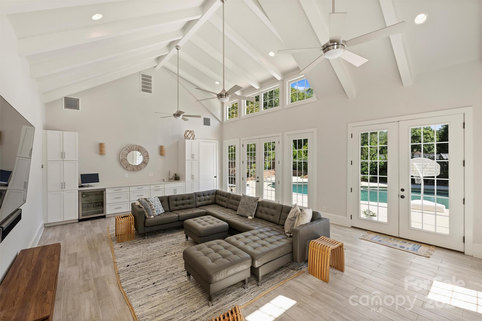 736 Sardis Lane