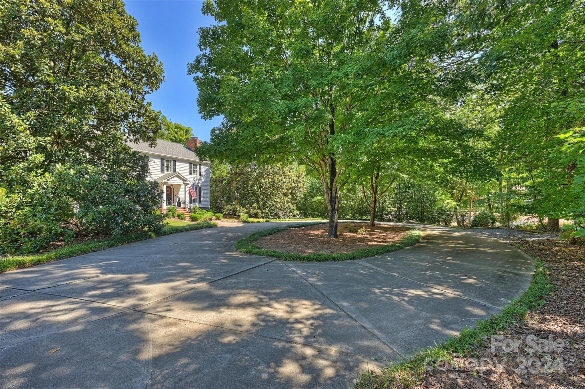 736 Sardis Lane