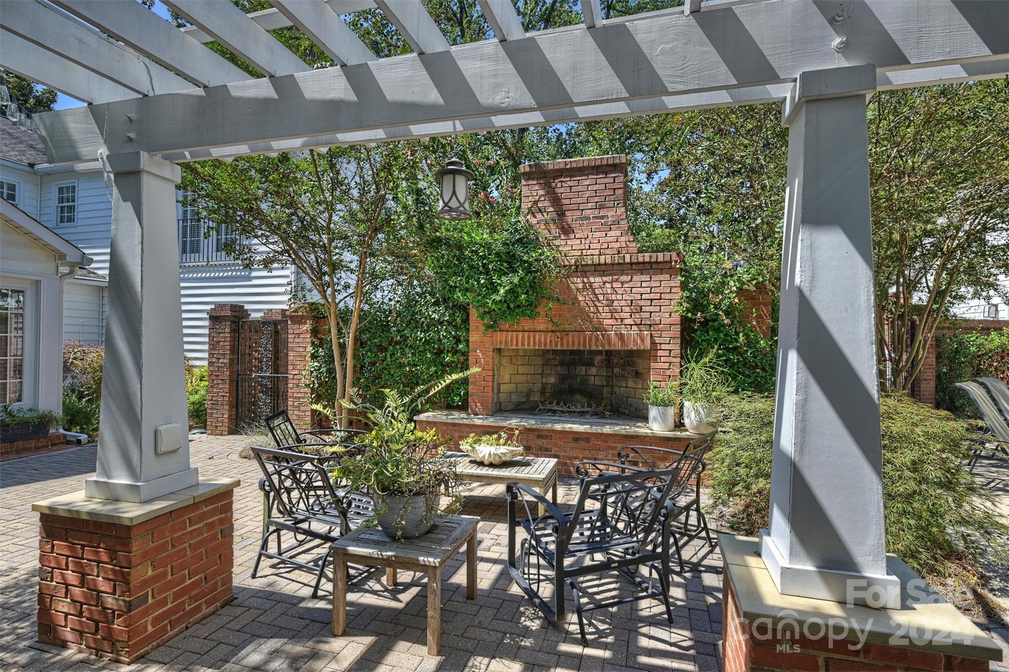 736 Sardis Lane