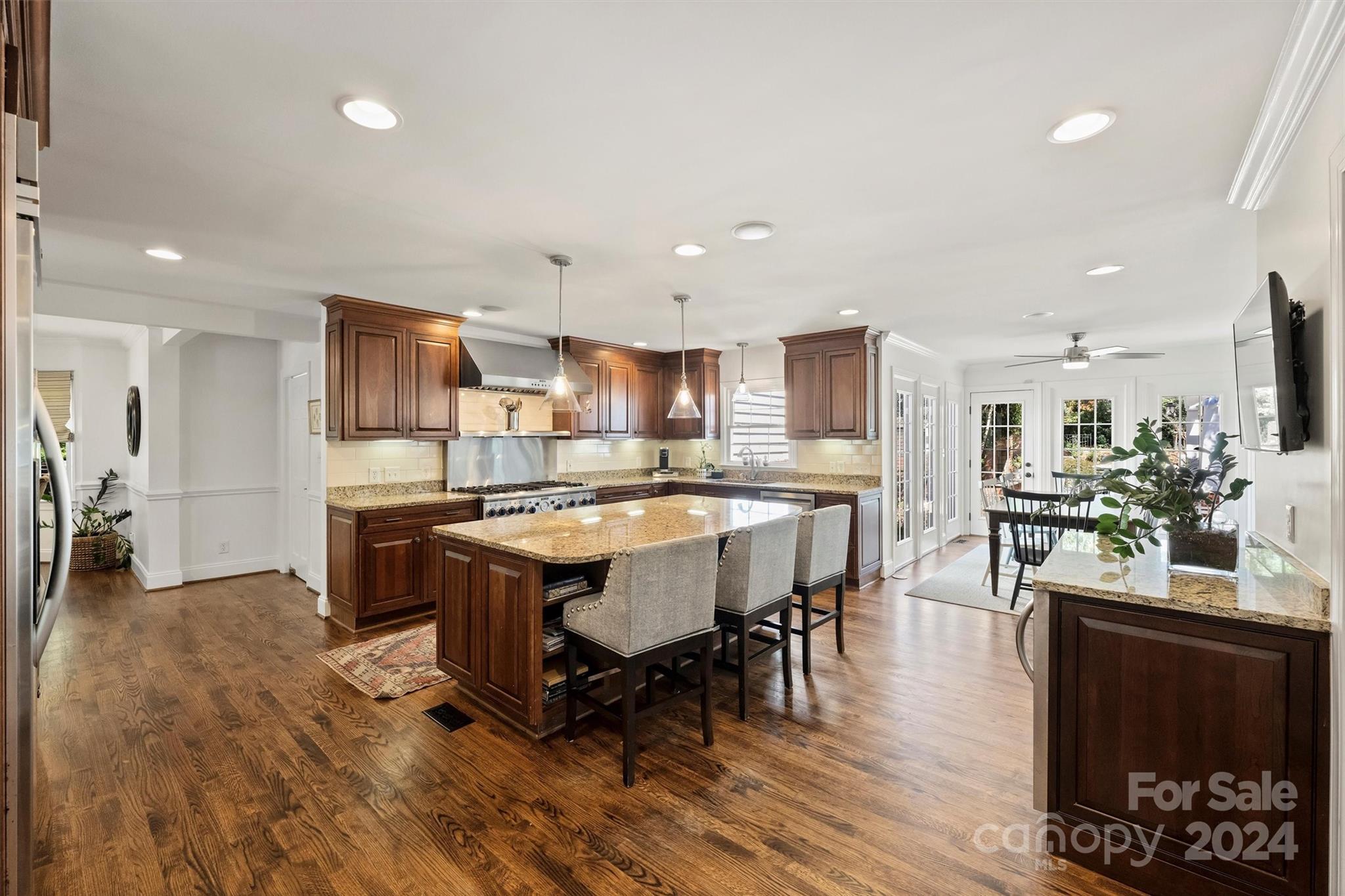 736 Sardis Lane