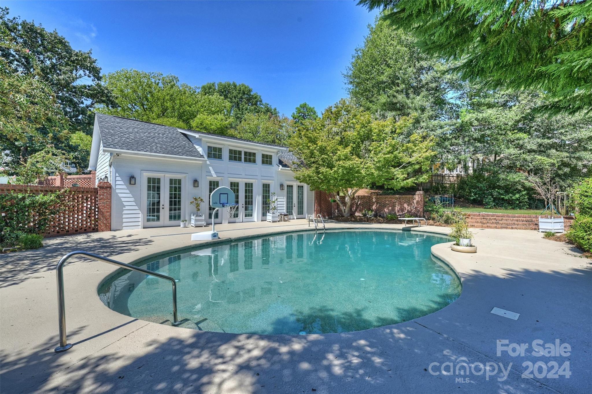 736 Sardis Lane